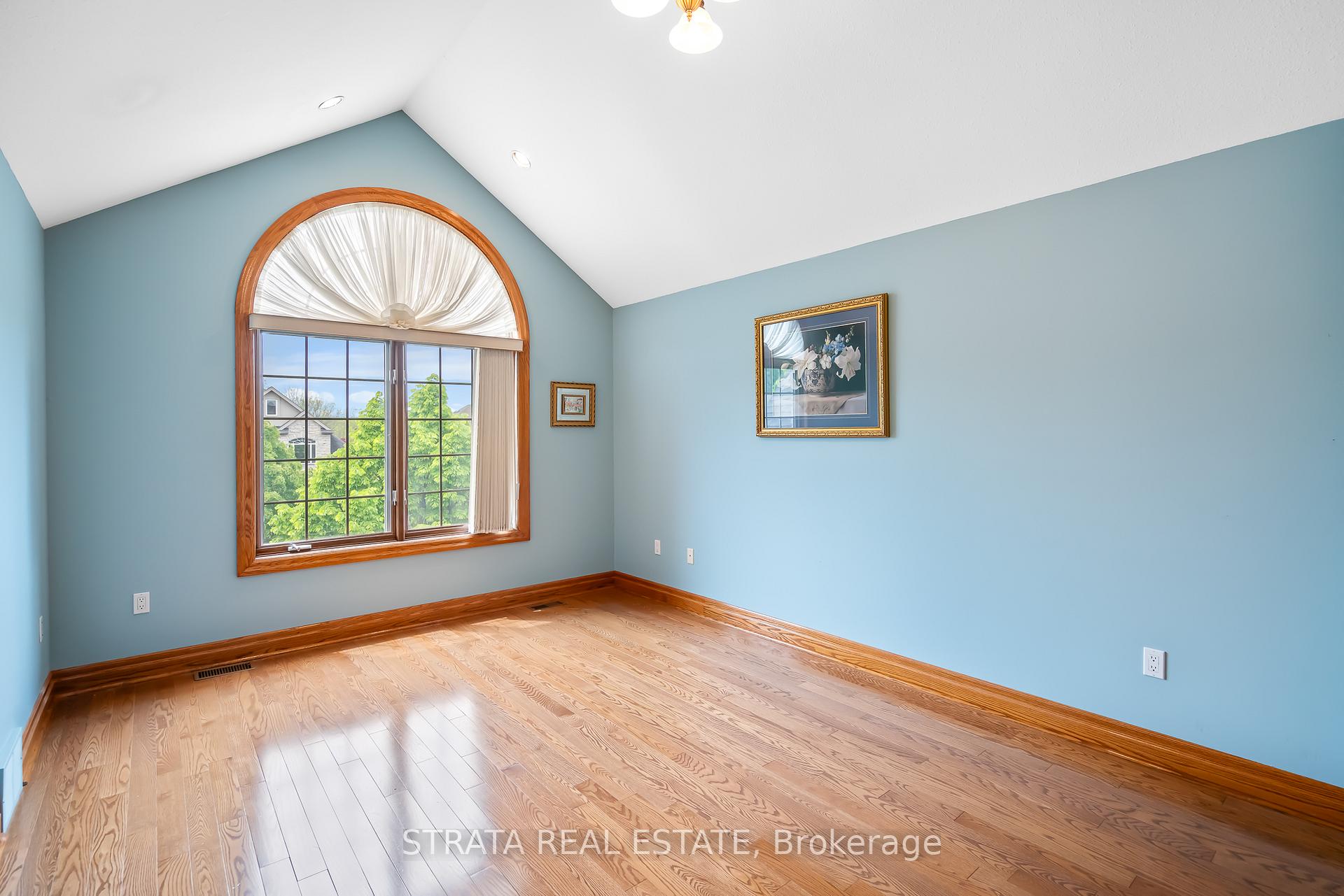 Photo 25 of 51 Breckenridge Boulevard, St. Catharines, Grapeview — HOMEH