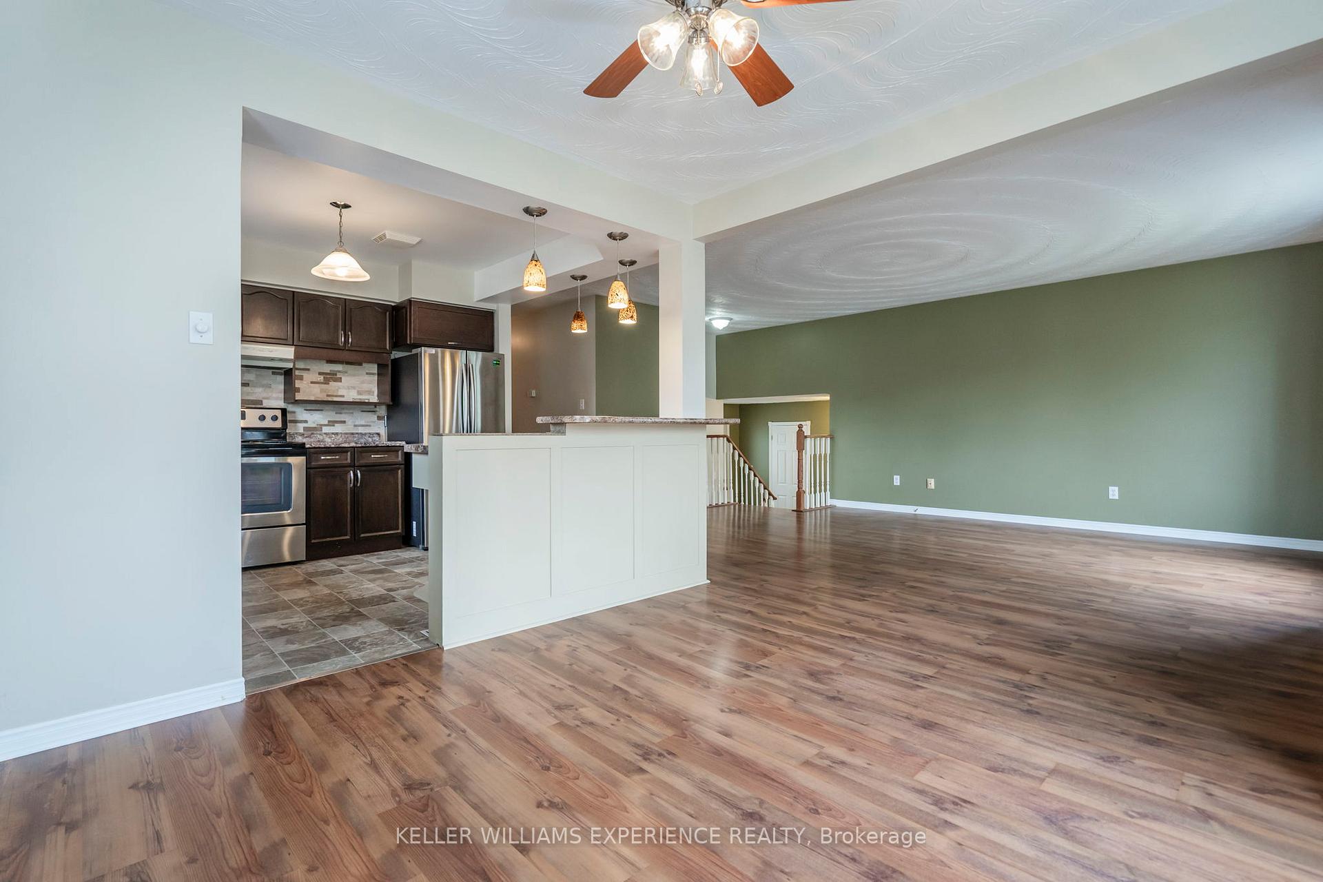 Photo 8 of 14 Glenview Avenue, Springwater, Elmvale — HOMEH