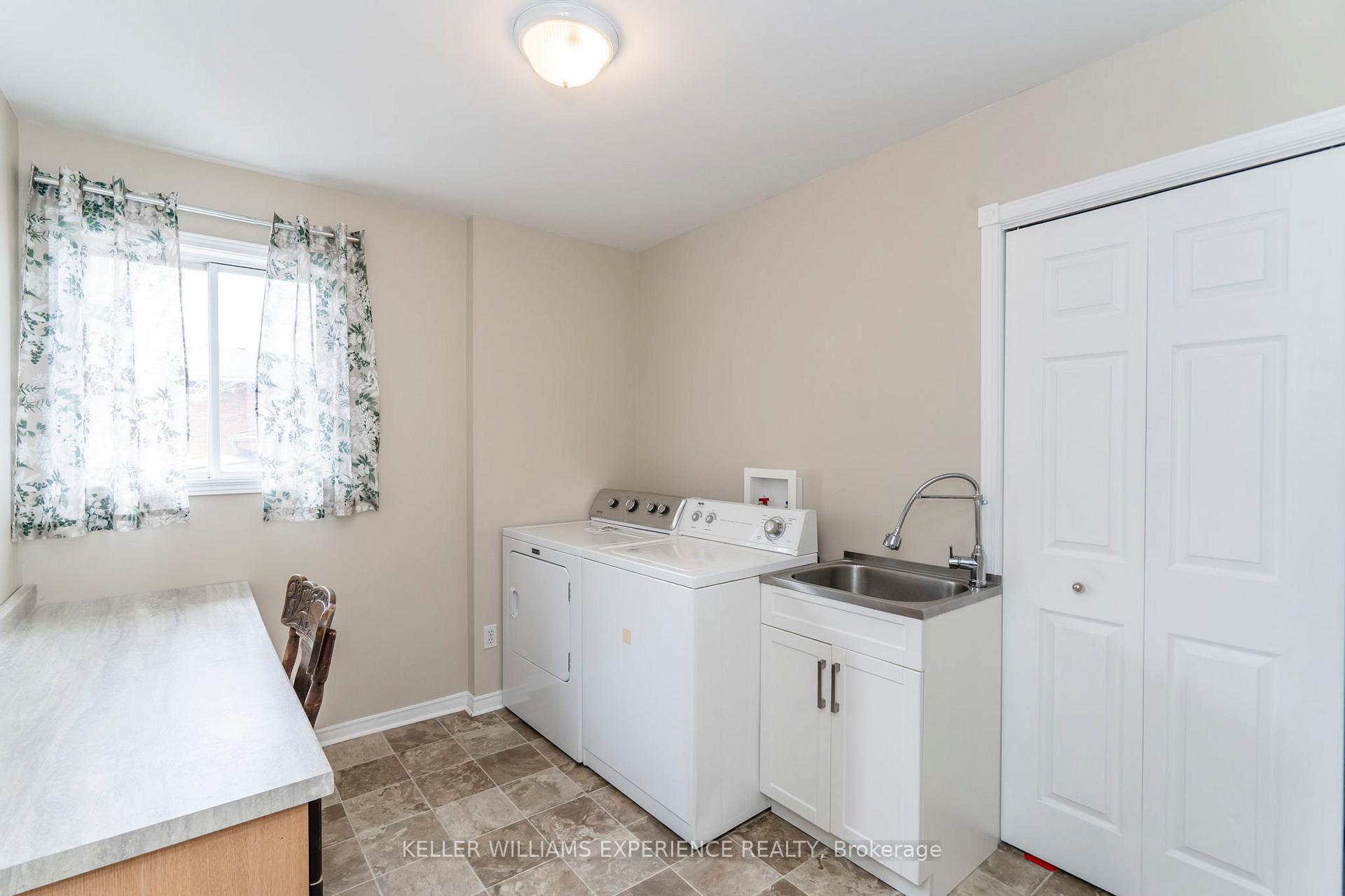 Photo 13 of 14 Glenview Avenue, Springwater, Elmvale — HOMEH