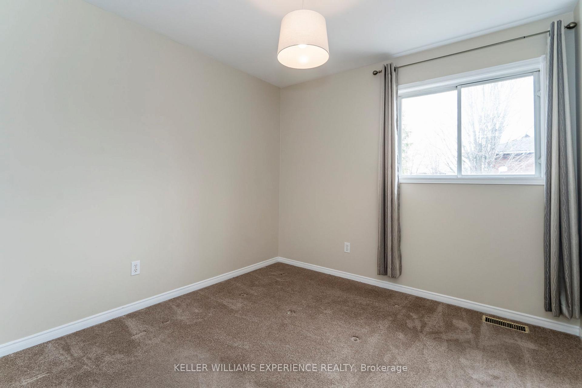 Photo 15 of 14 Glenview Avenue, Springwater, Elmvale — HOMEH