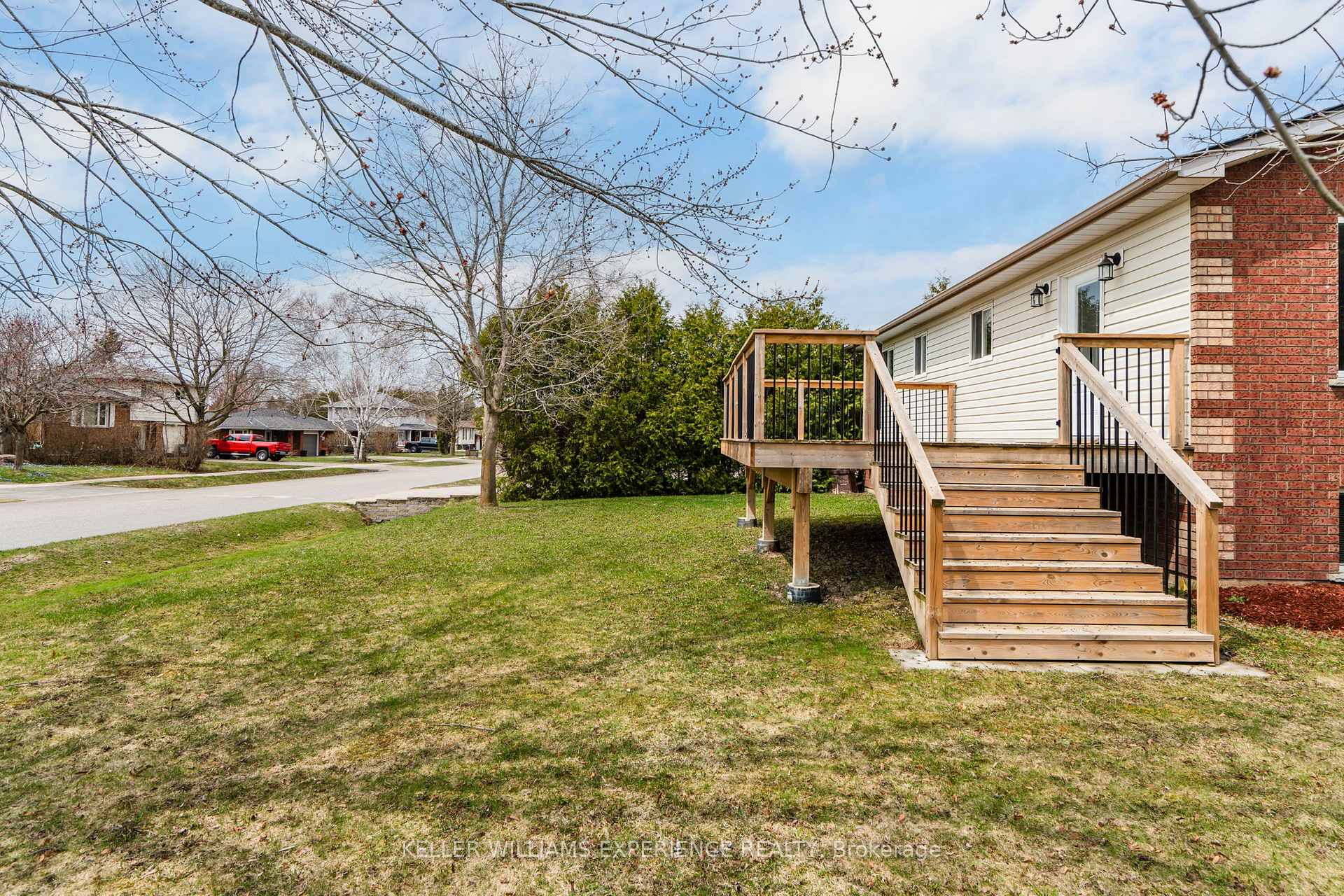 Photo 30 of 14 Glenview Avenue, Springwater, Elmvale — HOMEH