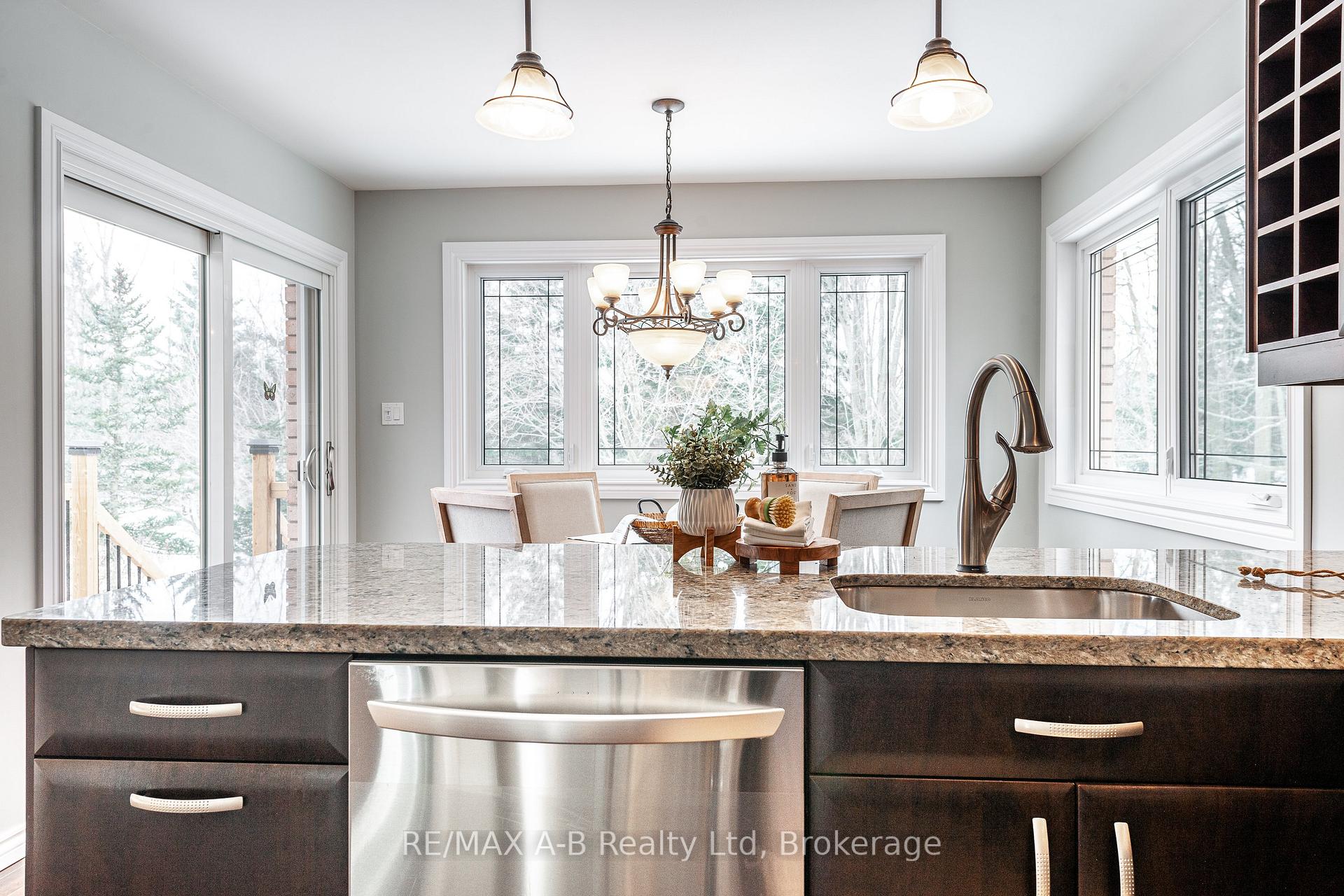 Photo 16 of 30 Nicholson Crescent, Springwater, Snow Valley — HOMEH