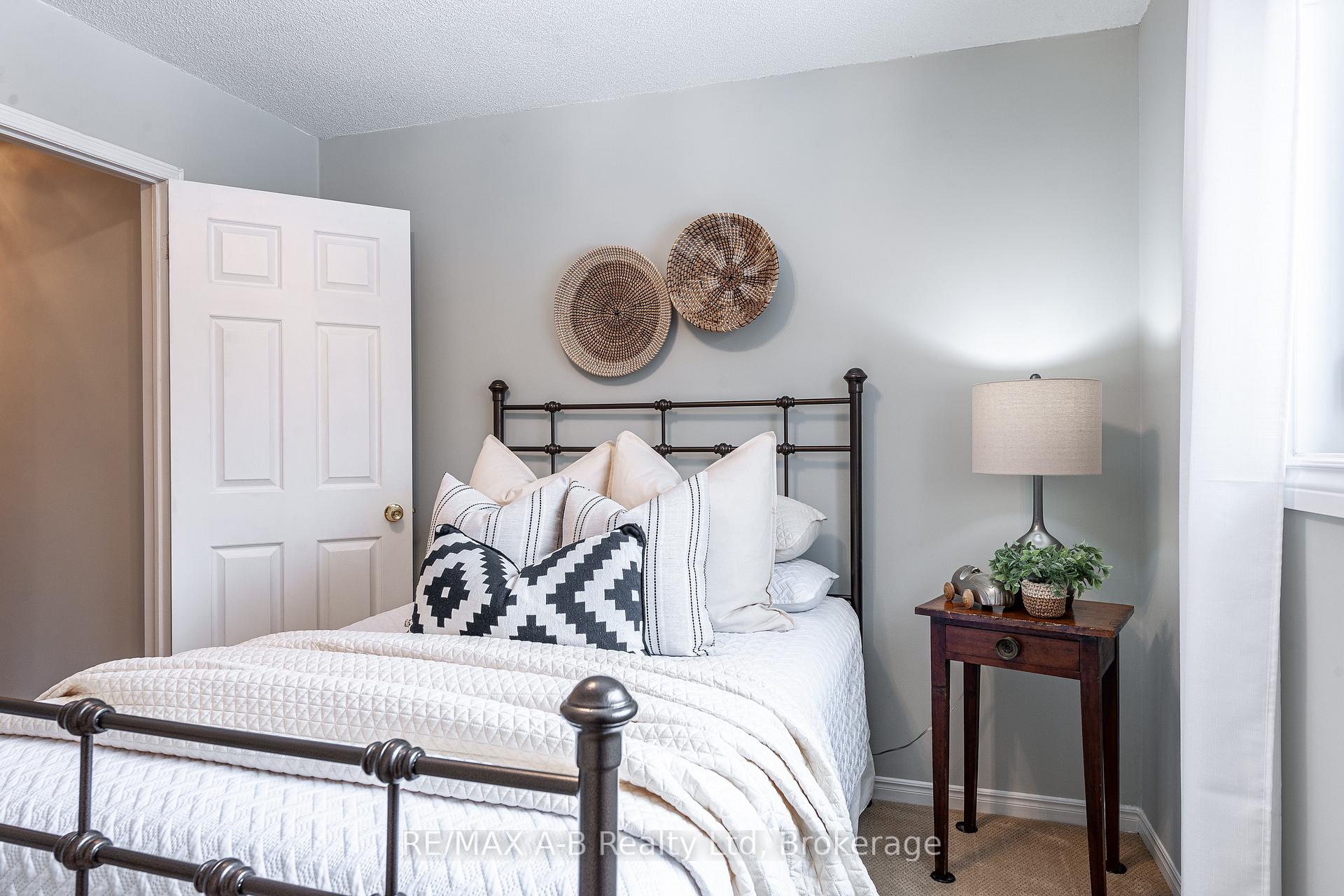 Photo 24 of 30 Nicholson Crescent, Springwater, Snow Valley — HOMEH