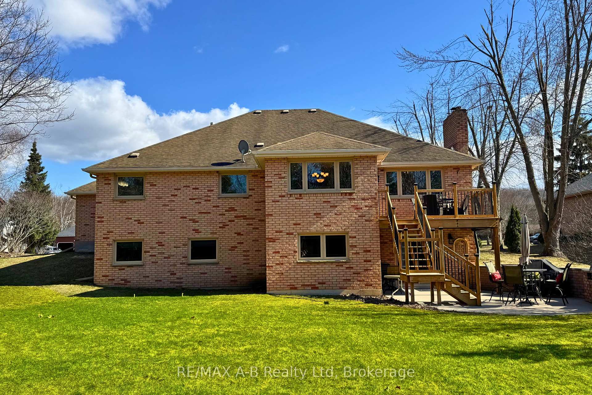 Photo 45 of 30 Nicholson Crescent, Springwater, Snow Valley — HOMEH