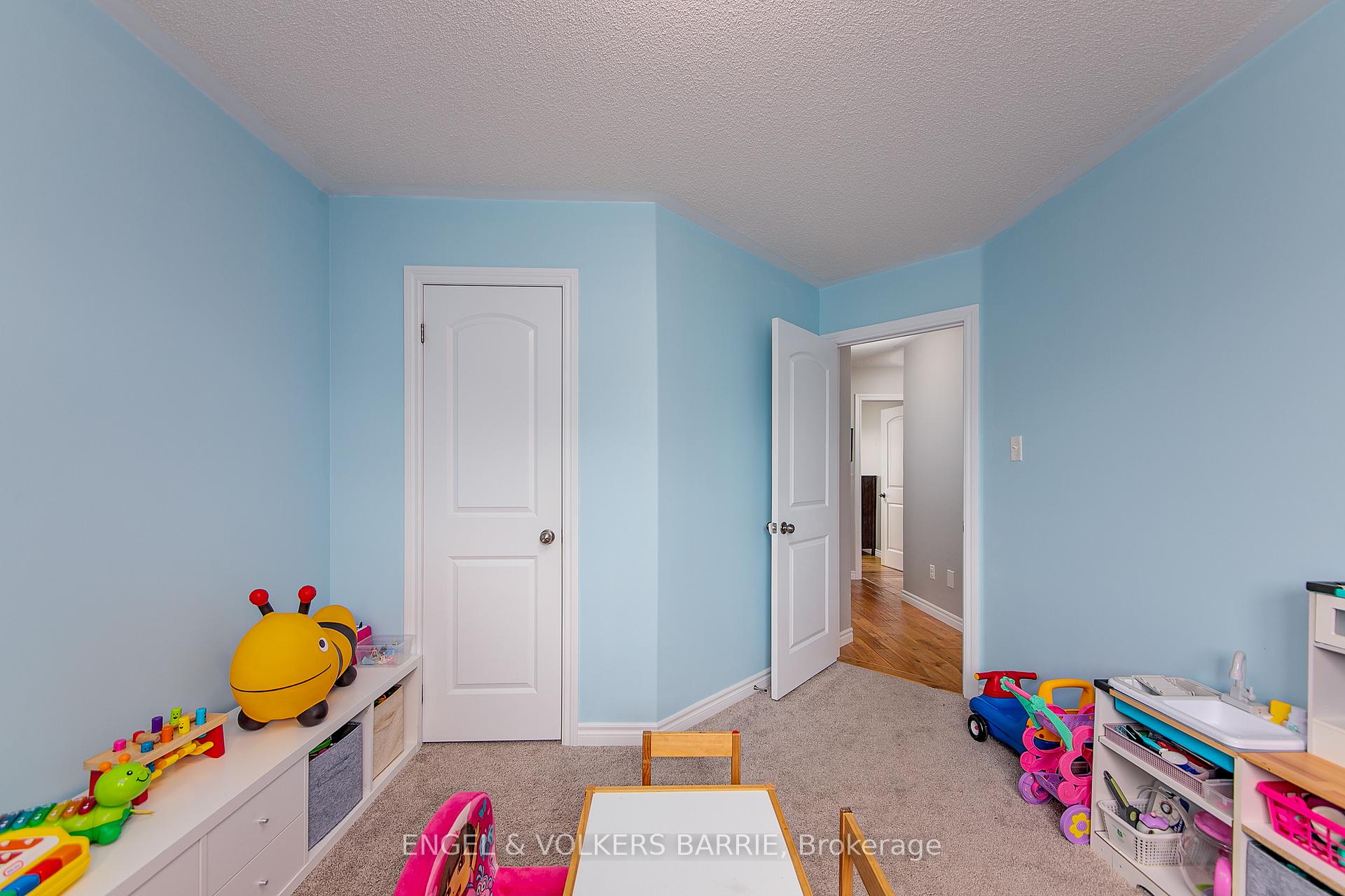 Photo 23 of 6 Whitfield Crescent, Springwater, Elmvale — HOMEH