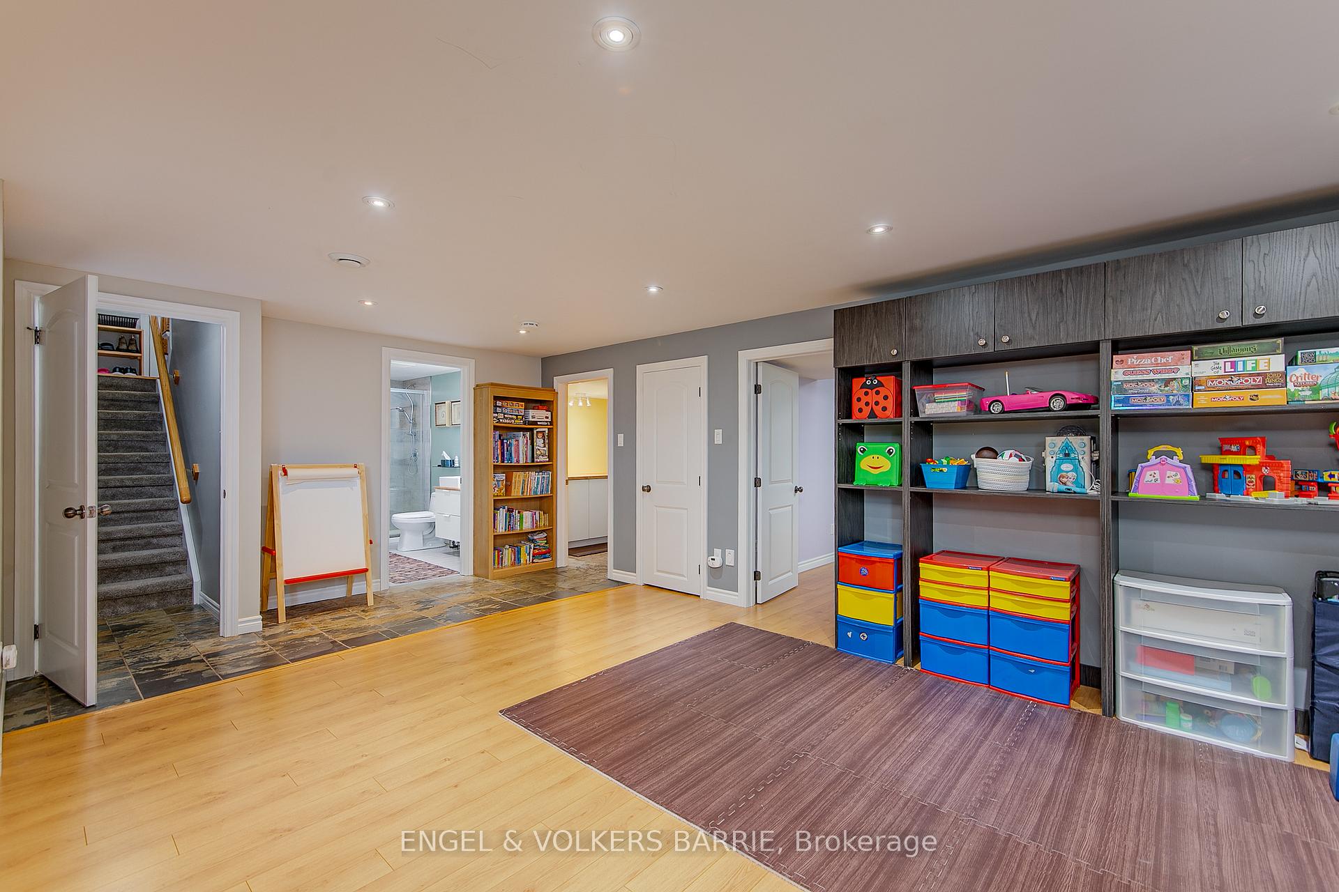 Photo 32 of 6 Whitfield Crescent, Springwater, Elmvale — HOMEH