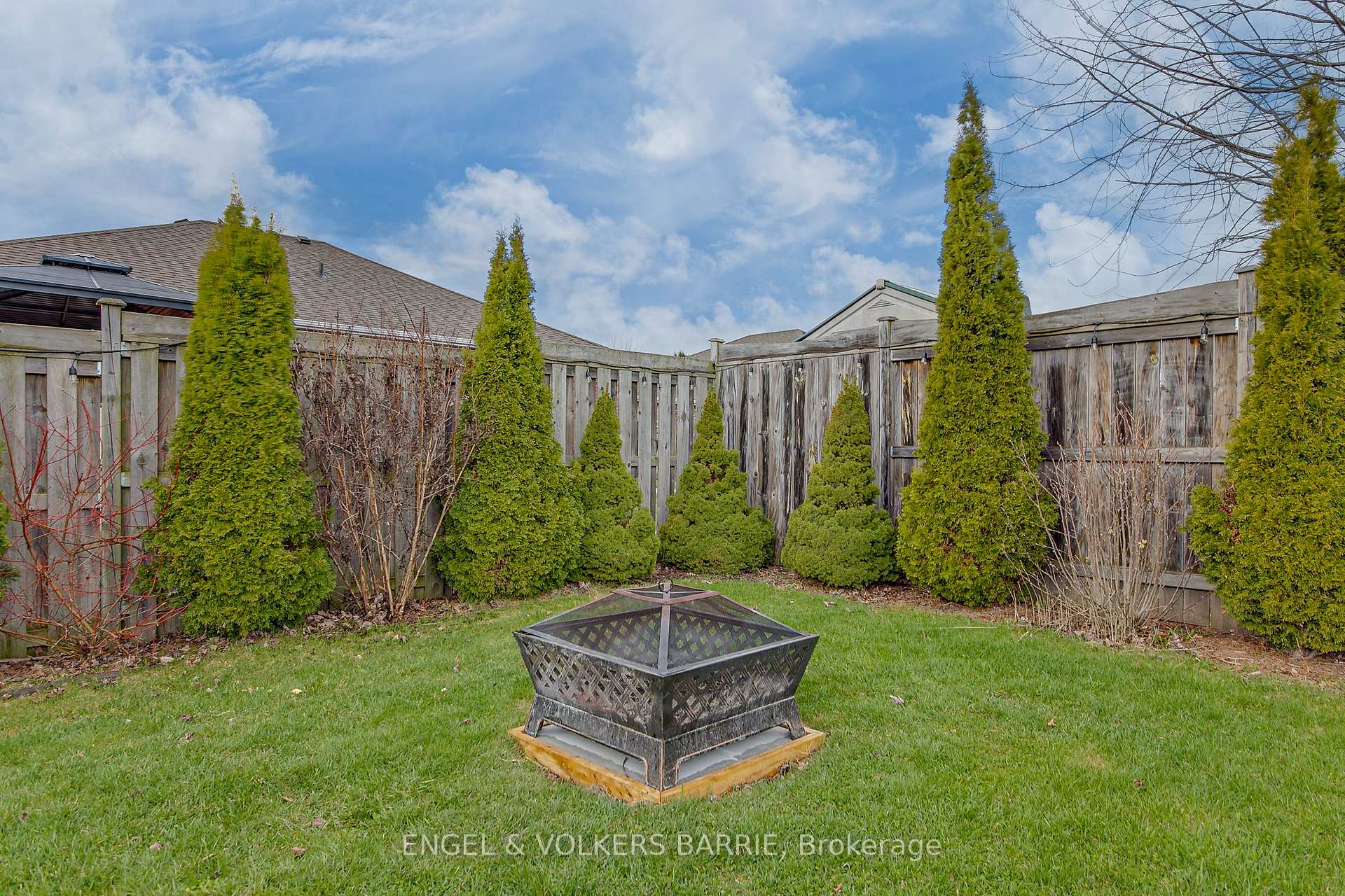Photo 43 of 6 Whitfield Crescent, Springwater, Elmvale — HOMEH