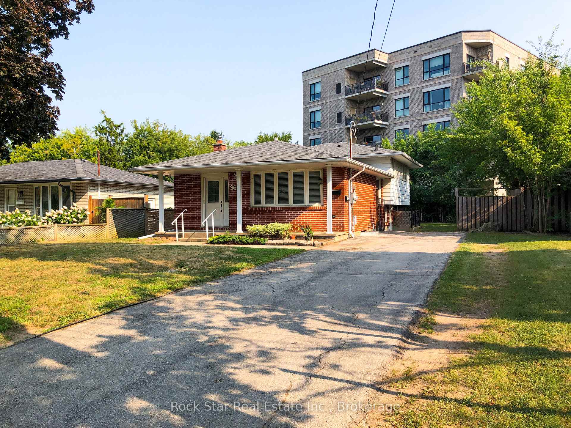 Photo 1 of 36 Highcourt Crescent, St. Catharines, Vine/Linwell — HOMEH