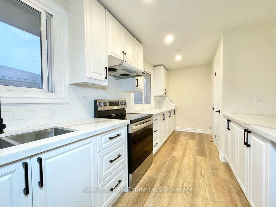 Photo 3 of 36 Highcourt Crescent, St. Catharines, Vine/Linwell — HOMEH