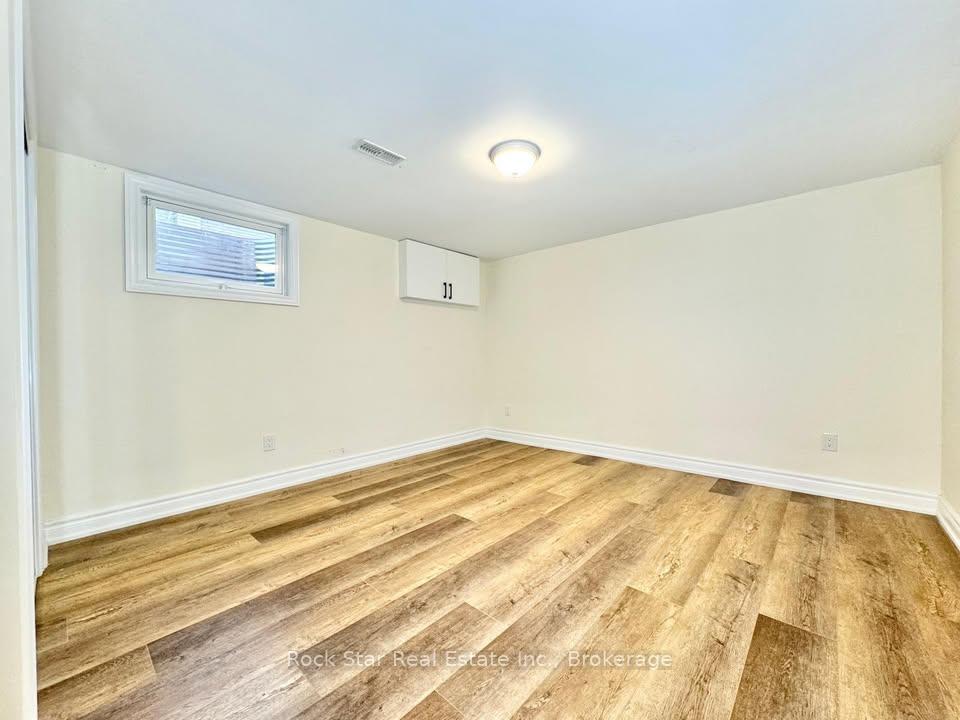 Photo 18 of 36 Highcourt Crescent, St. Catharines, Vine/Linwell — HOMEH