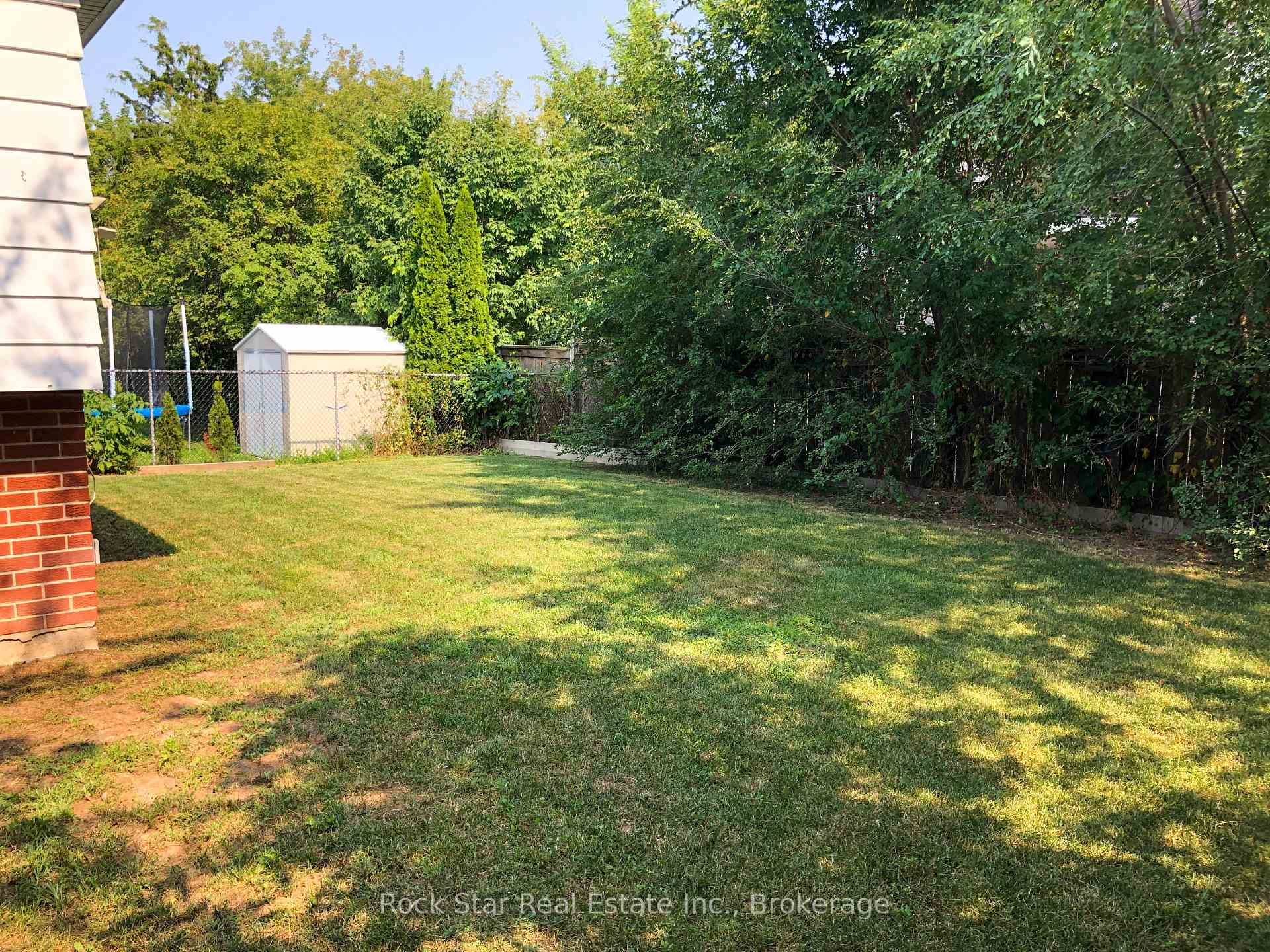 Photo 23 of 36 Highcourt Crescent, St. Catharines, Vine/Linwell — HOMEH