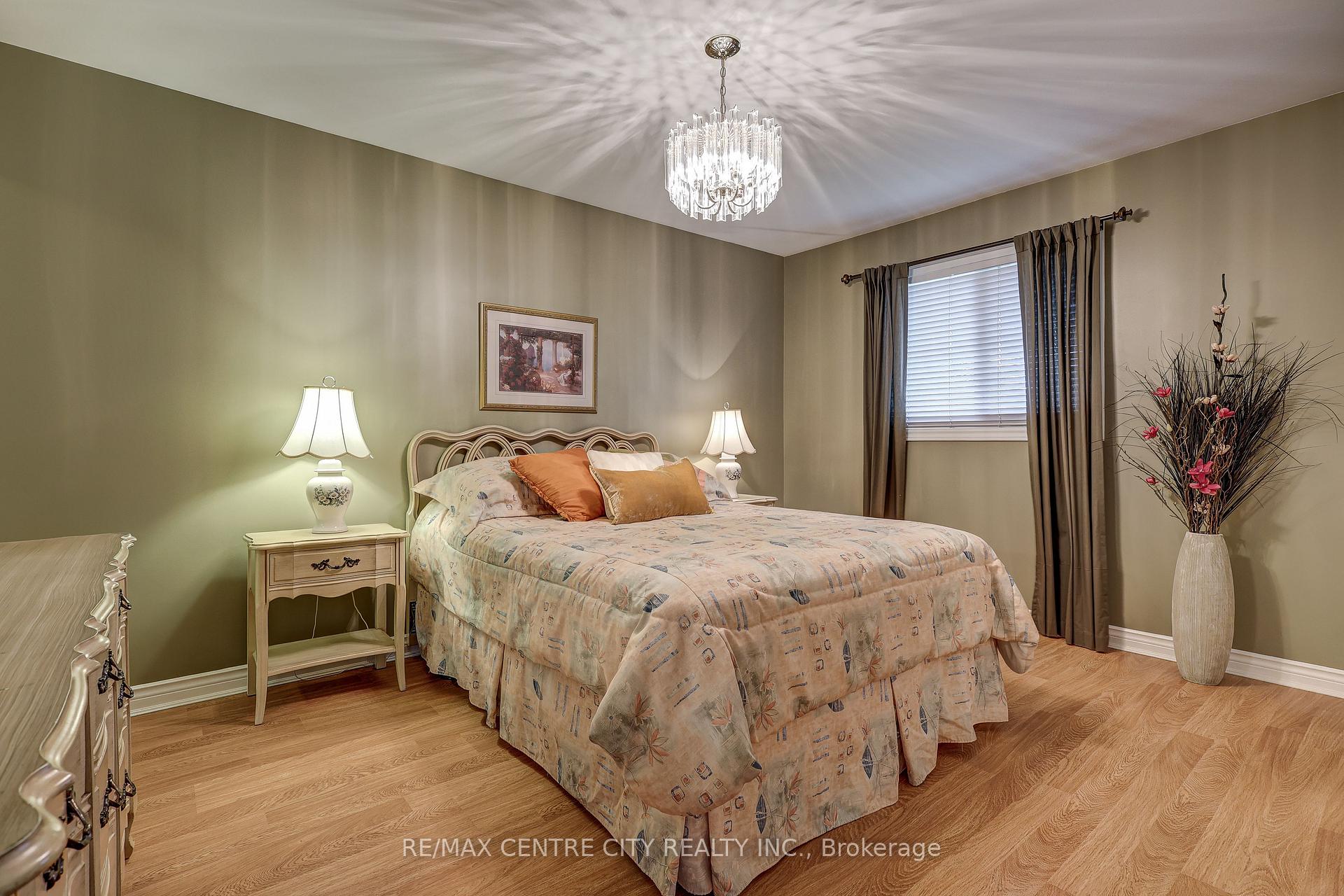 Photo 6 of 126 Manor Road, St. Thomas — HOMEH