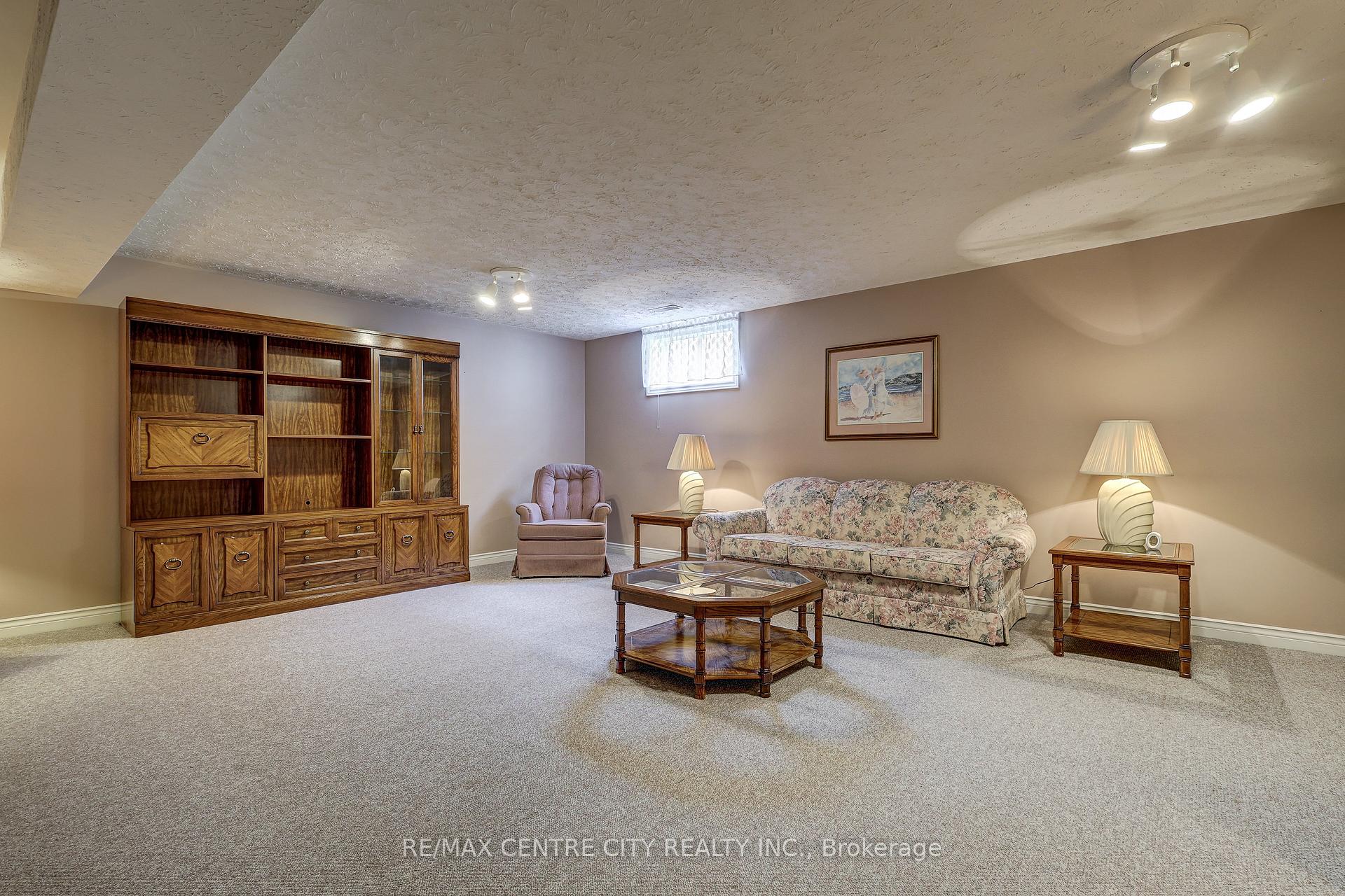 Photo 13 of 126 Manor Road, St. Thomas — HOMEH