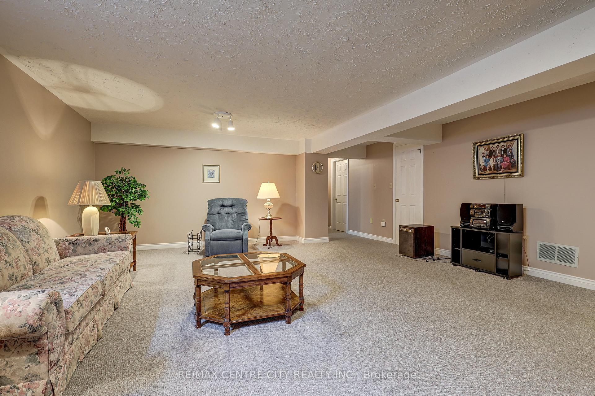 Photo 14 of 126 Manor Road, St. Thomas — HOMEH