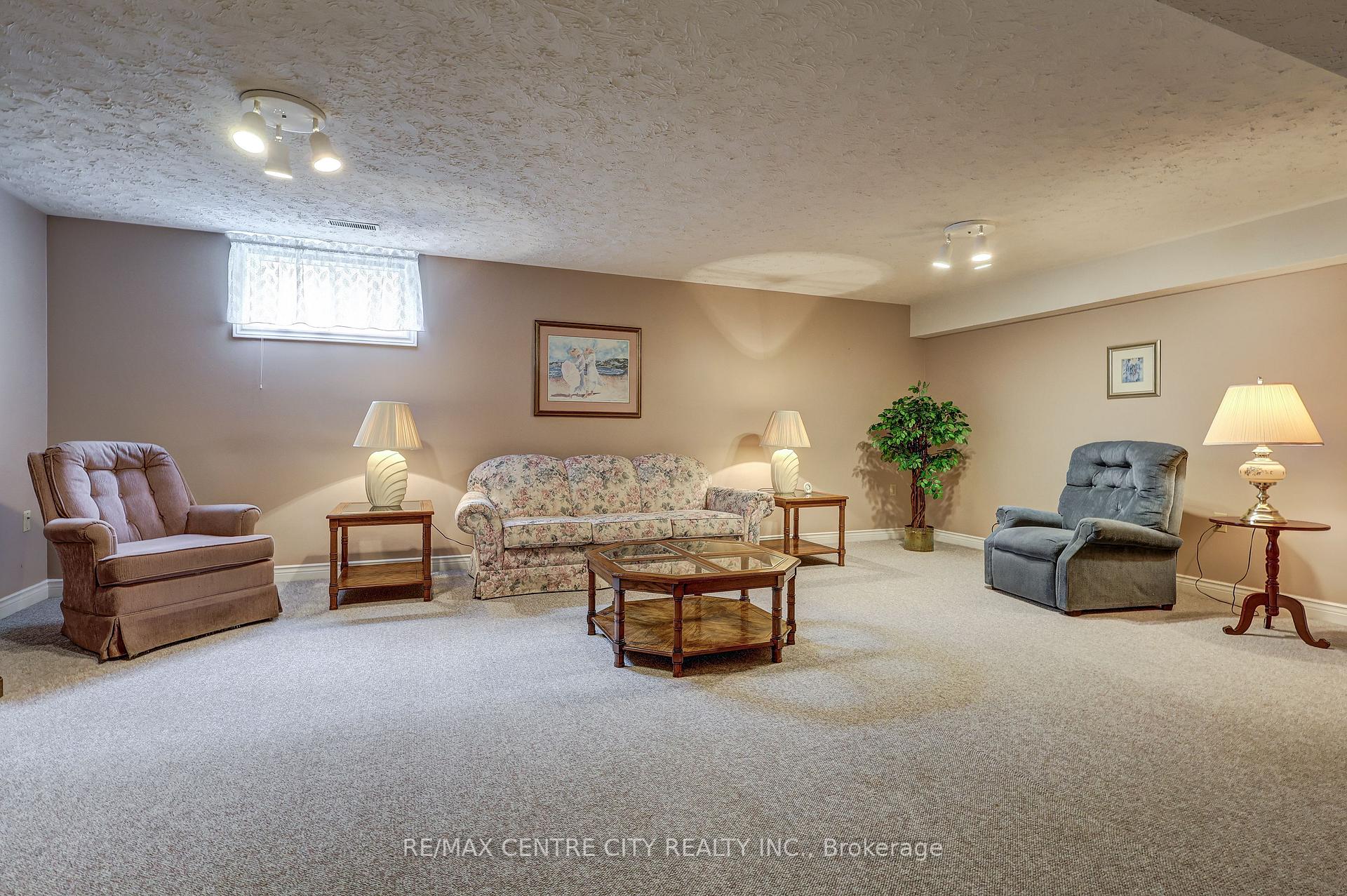Photo 15 of 126 Manor Road, St. Thomas — HOMEH