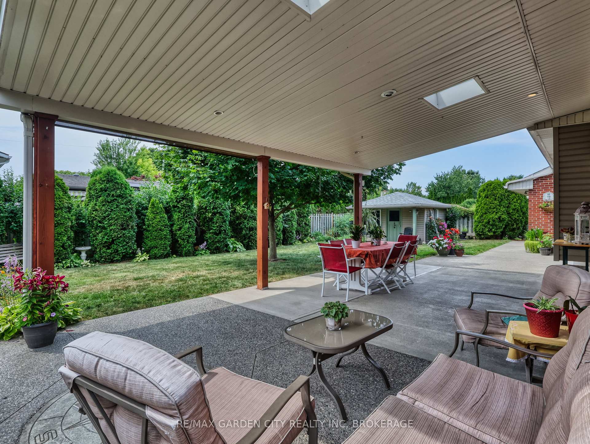 Photo 10 of 9 Champa Drive, St. Catharines, Vine/Linwell — HOMEH