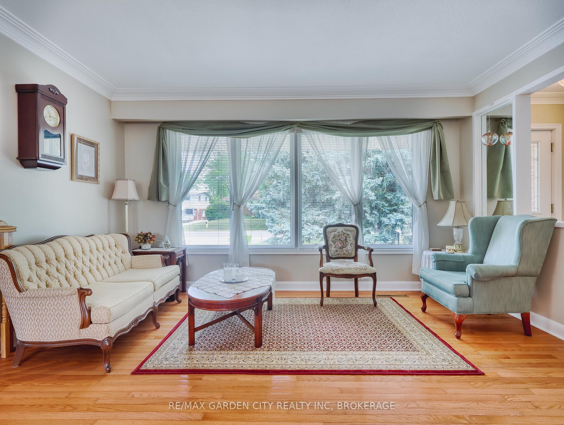 Photo 14 of 9 Champa Drive, St. Catharines, Vine/Linwell — HOMEH