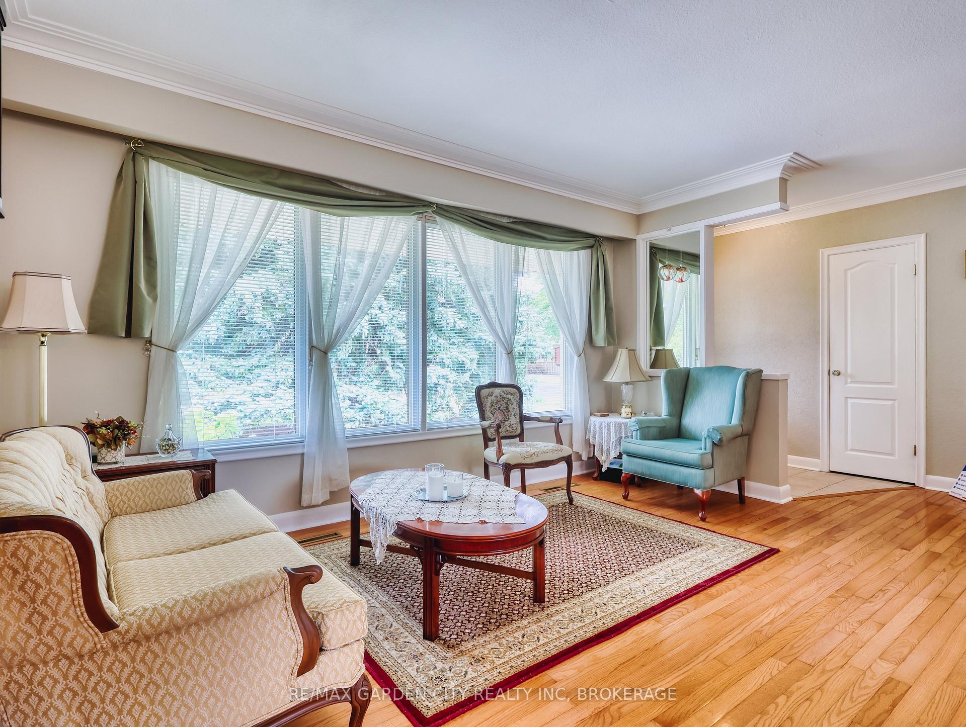 Photo 15 of 9 Champa Drive, St. Catharines, Vine/Linwell — HOMEH