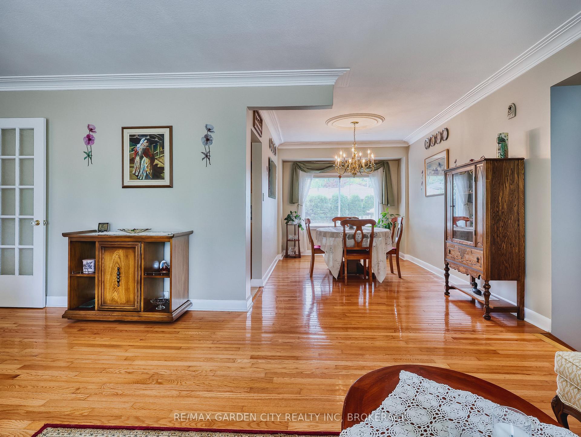 Photo 16 of 9 Champa Drive, St. Catharines, Vine/Linwell — HOMEH
