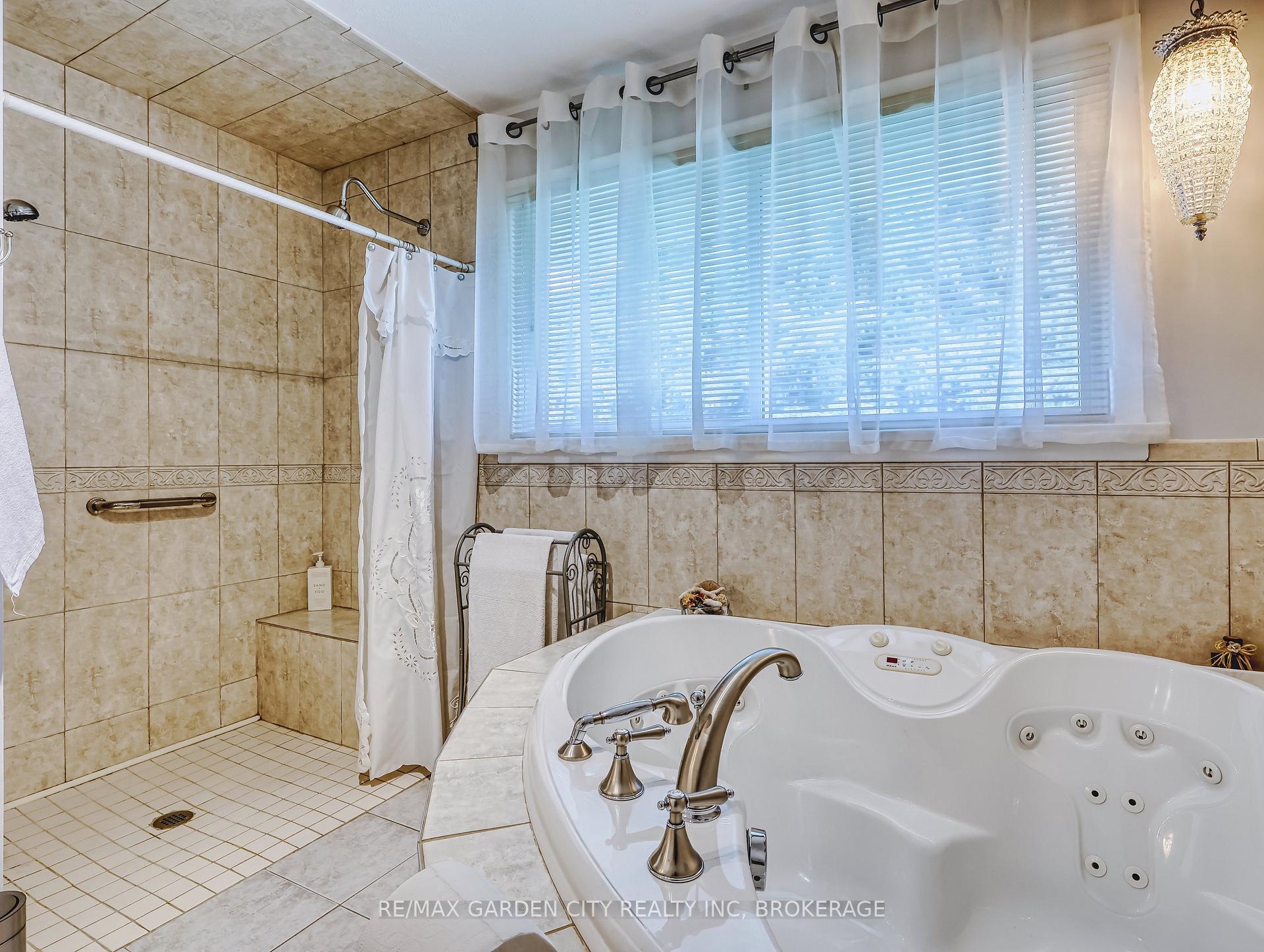 Photo 29 of 9 Champa Drive, St. Catharines, Vine/Linwell — HOMEH