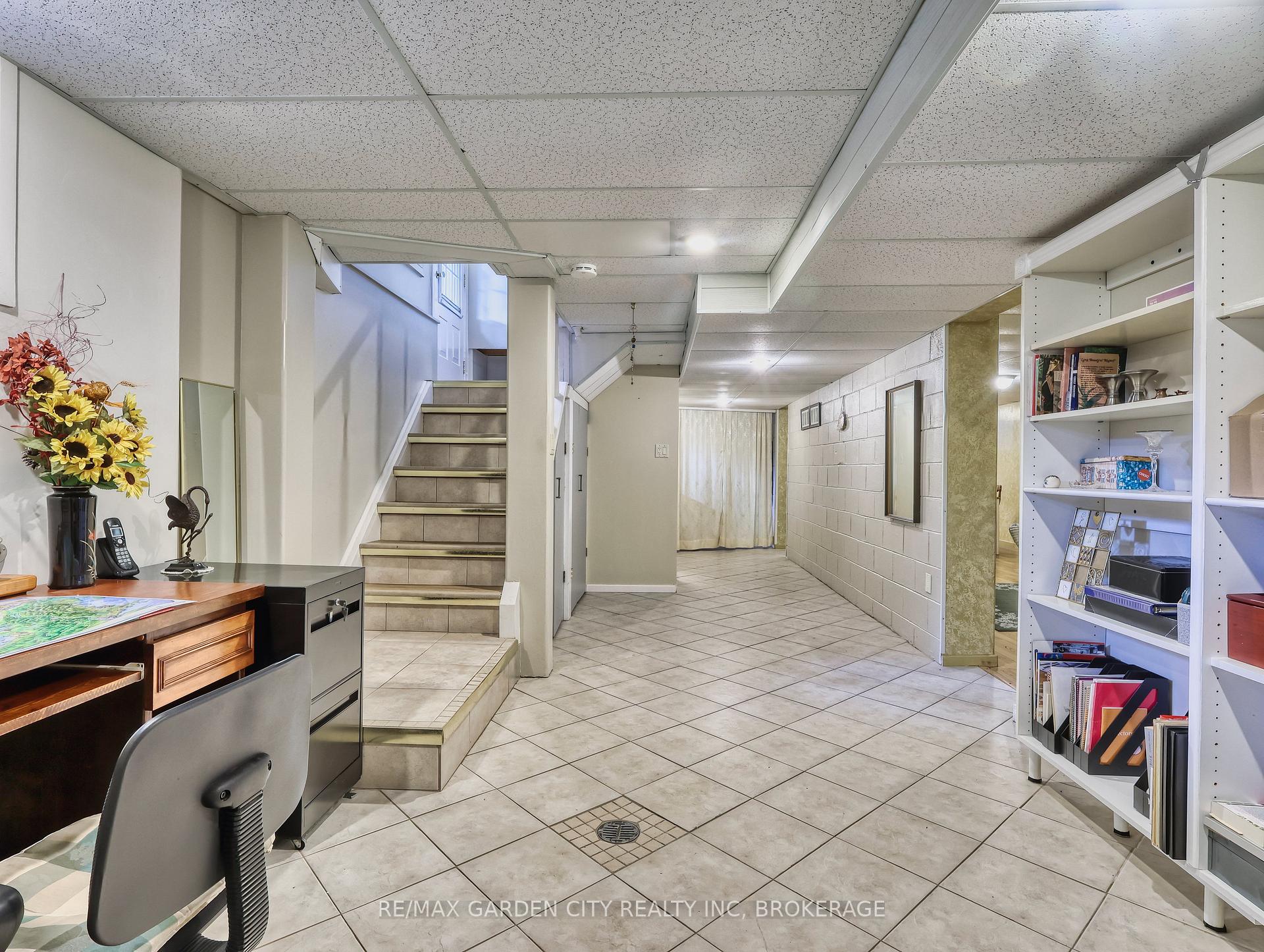 Photo 30 of 9 Champa Drive, St. Catharines, Vine/Linwell — HOMEH