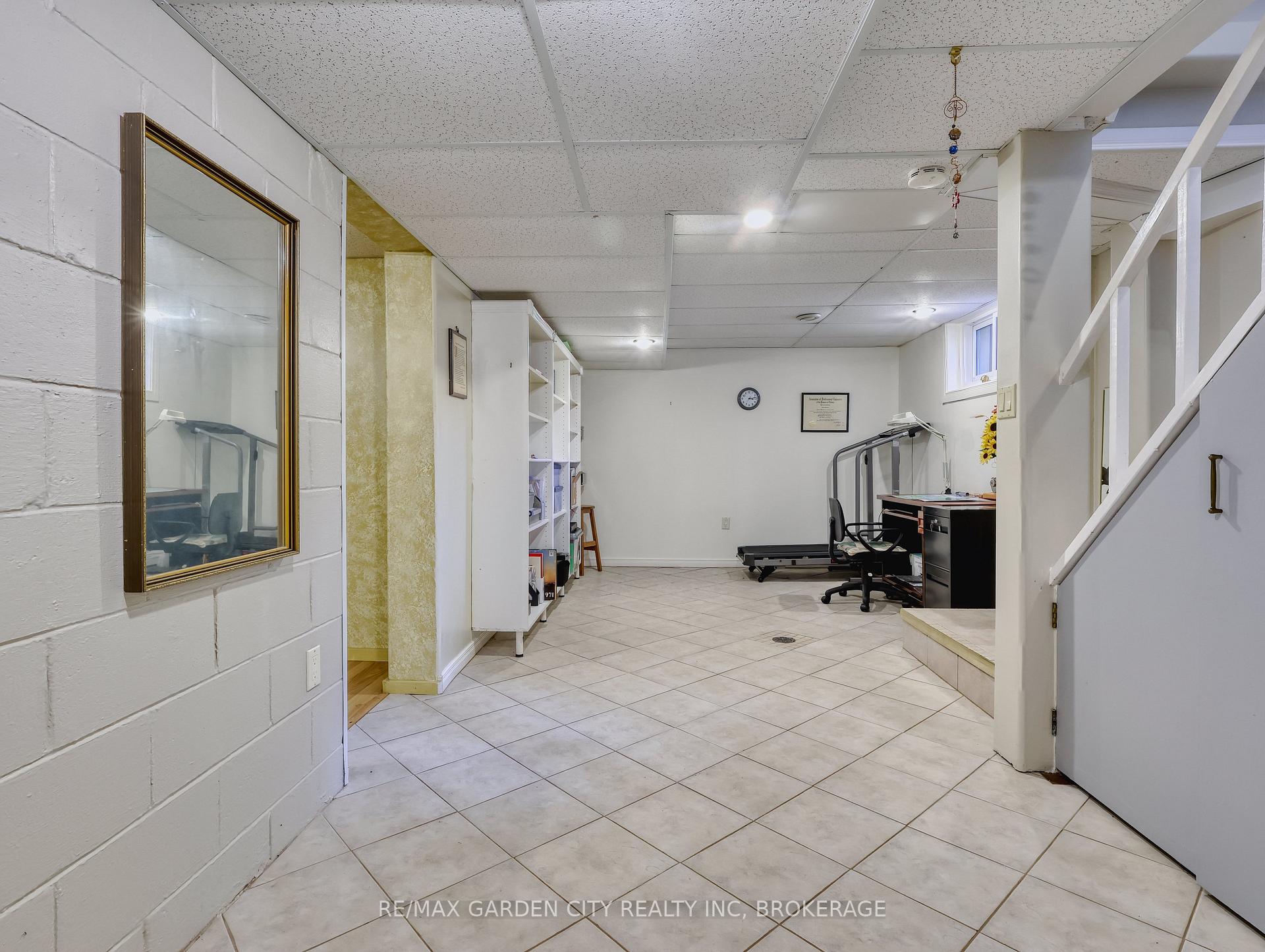 Photo 31 of 9 Champa Drive, St. Catharines, Vine/Linwell — HOMEH