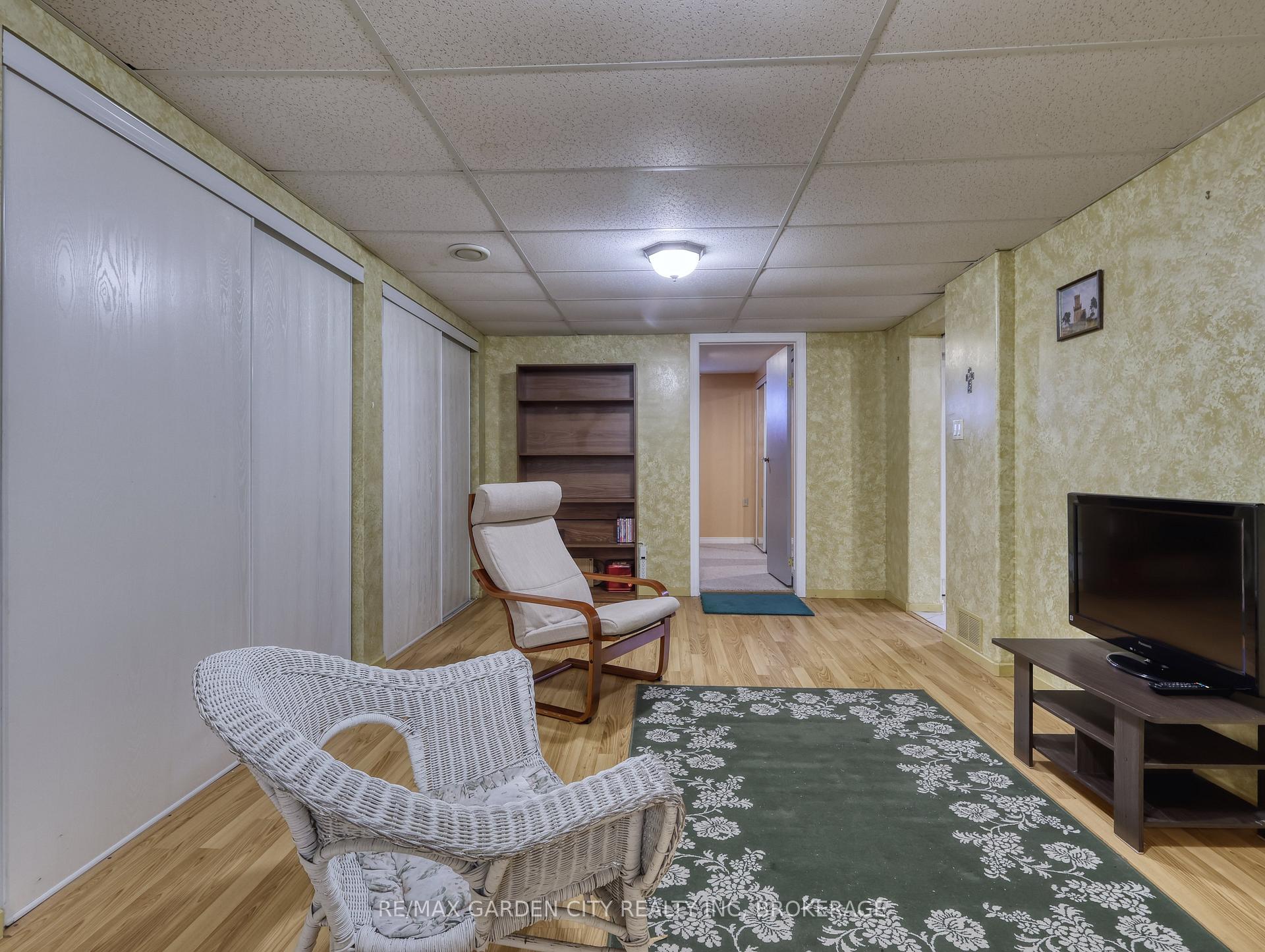Photo 33 of 9 Champa Drive, St. Catharines, Vine/Linwell — HOMEH