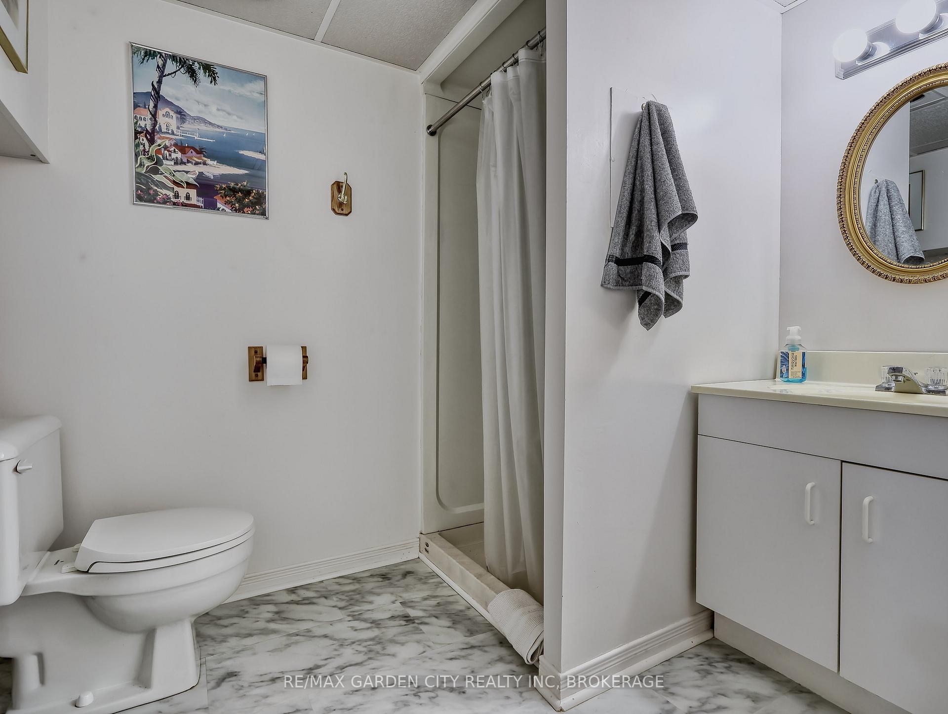 Photo 36 of 9 Champa Drive, St. Catharines, Vine/Linwell — HOMEH