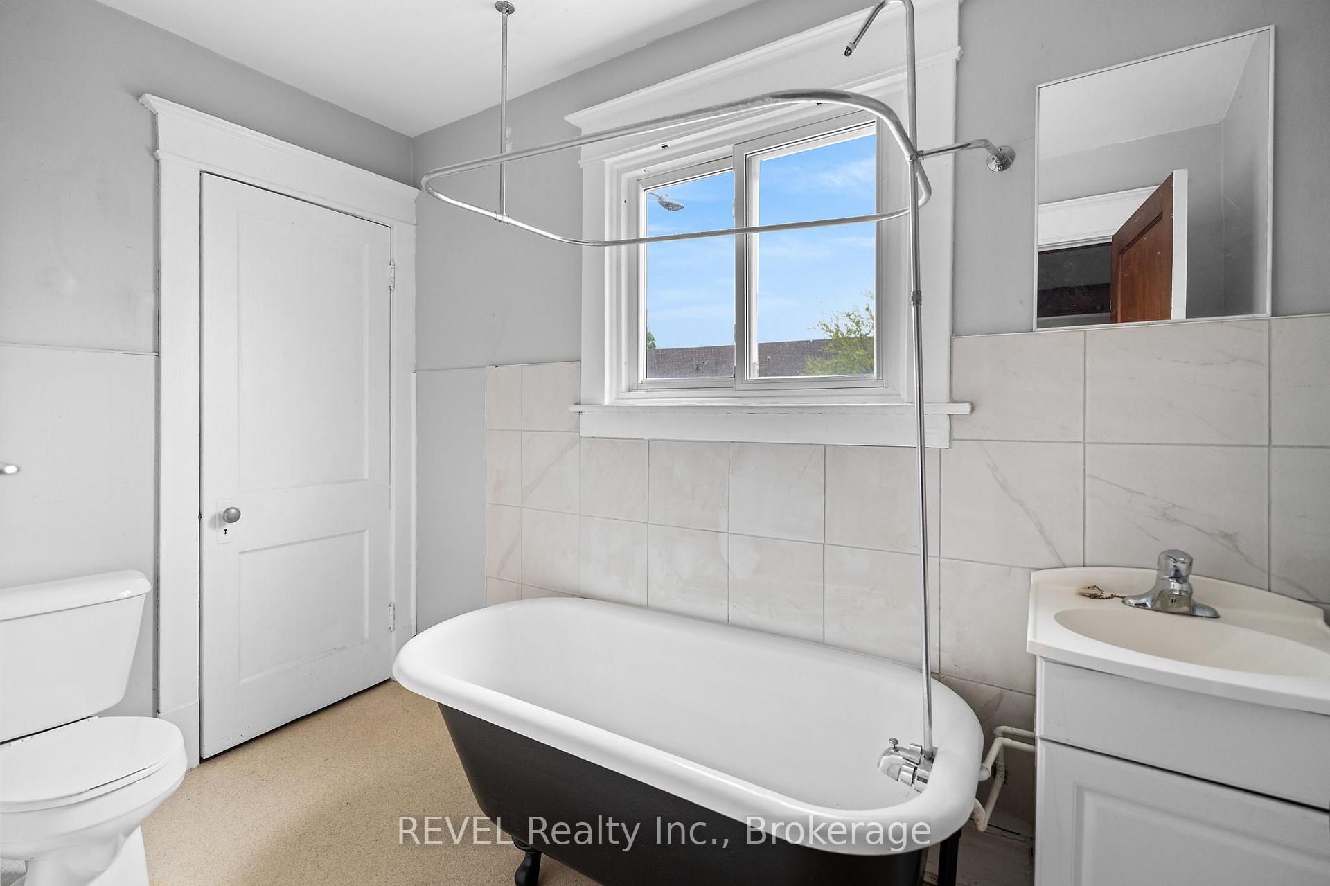 Photo 19 of Unit Apt #1, 74 Queen Street, St. Catharines, Downtown — HOMEH