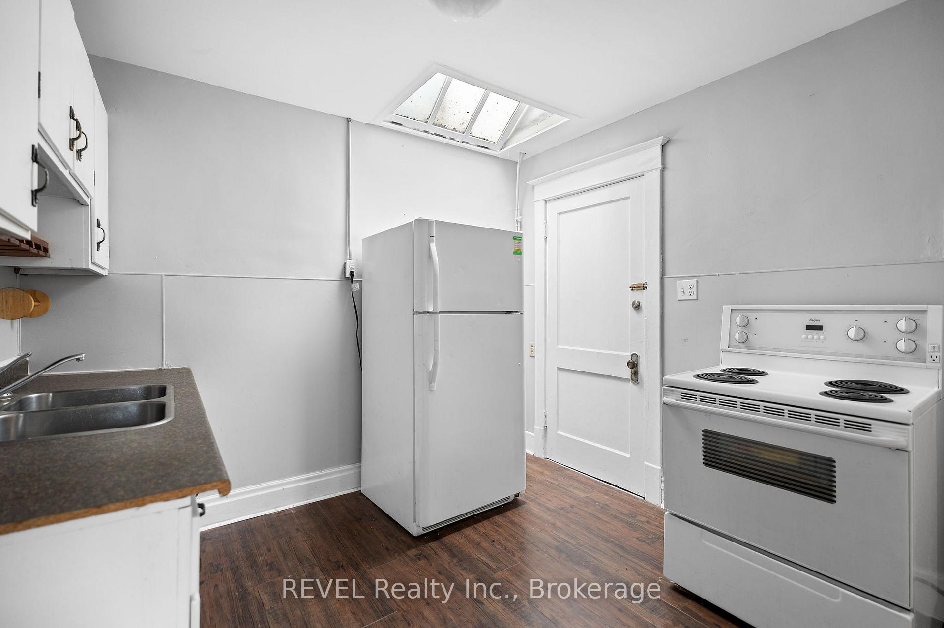 Photo 20 of Unit Apt #1, 74 Queen Street, St. Catharines, Downtown — HOMEH