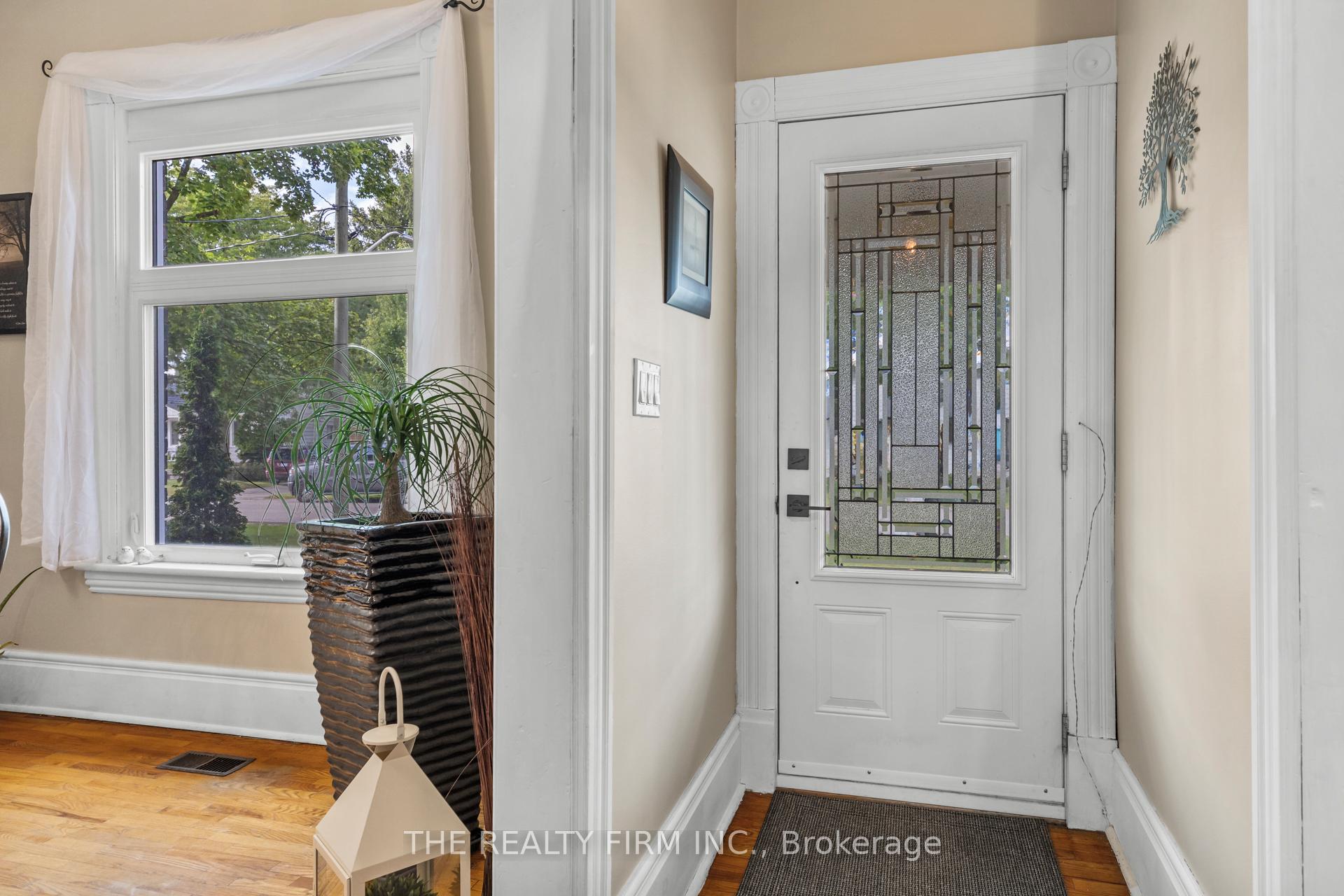 Photo 6 of 40 Mary Street E, St. Thomas — HOMEH