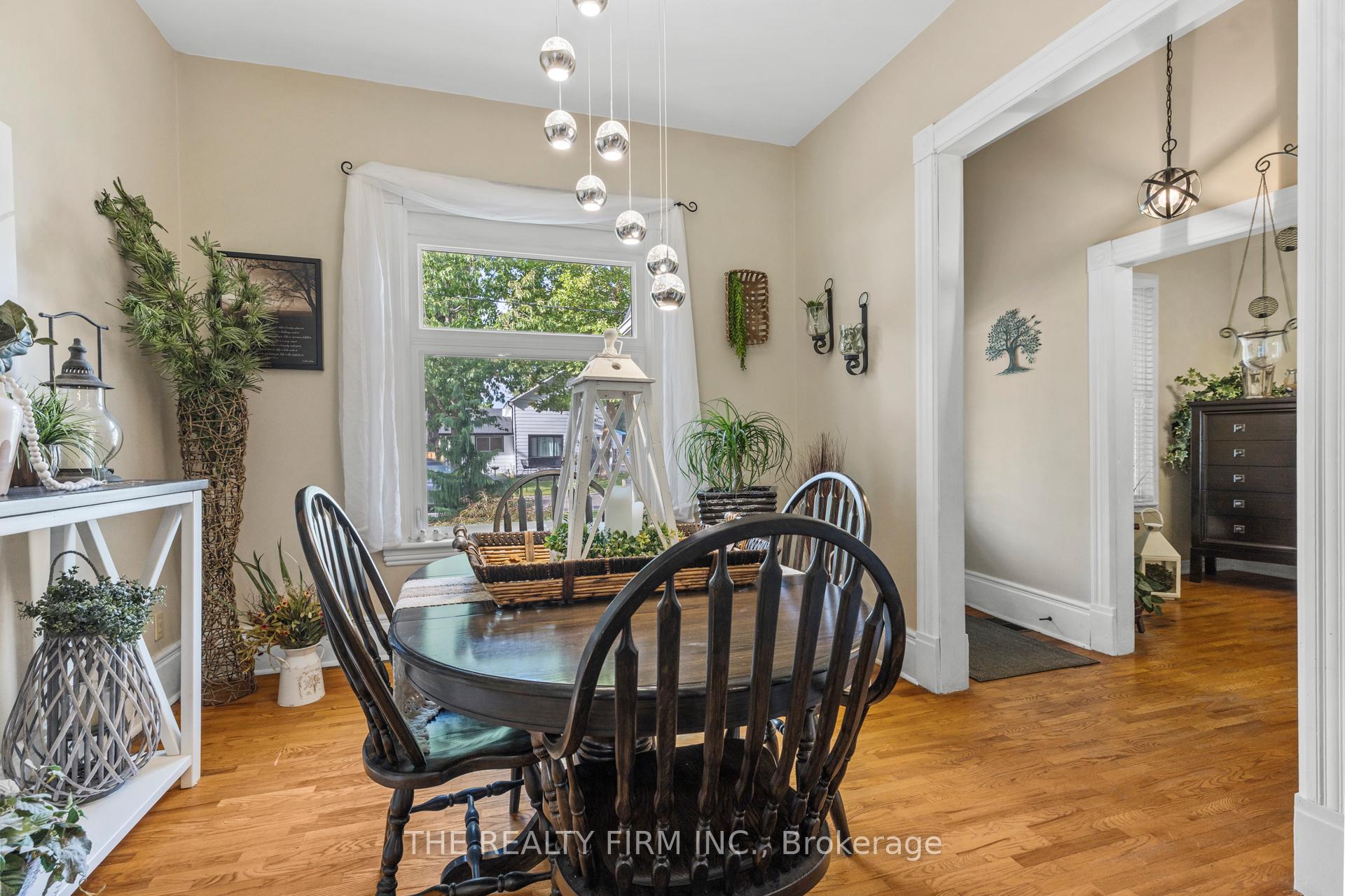 Photo 10 of 40 Mary Street E, St. Thomas — HOMEH