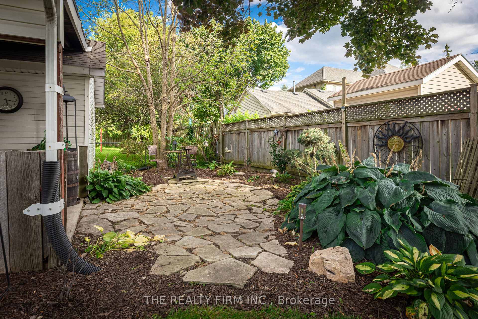 Photo 26 of 40 Mary Street E, St. Thomas — HOMEH