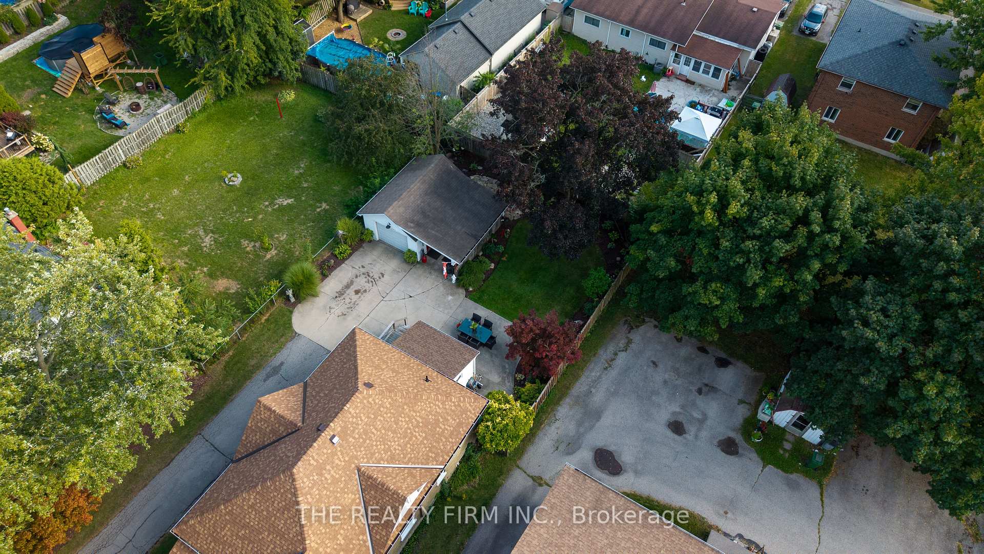 Photo 32 of 40 Mary Street E, St. Thomas — HOMEH