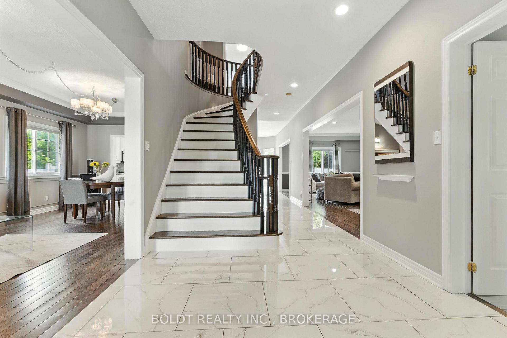 Photo 3 of 84 Vansickle Road, St. Catharines, Rykert/Vansickle — HOMEH