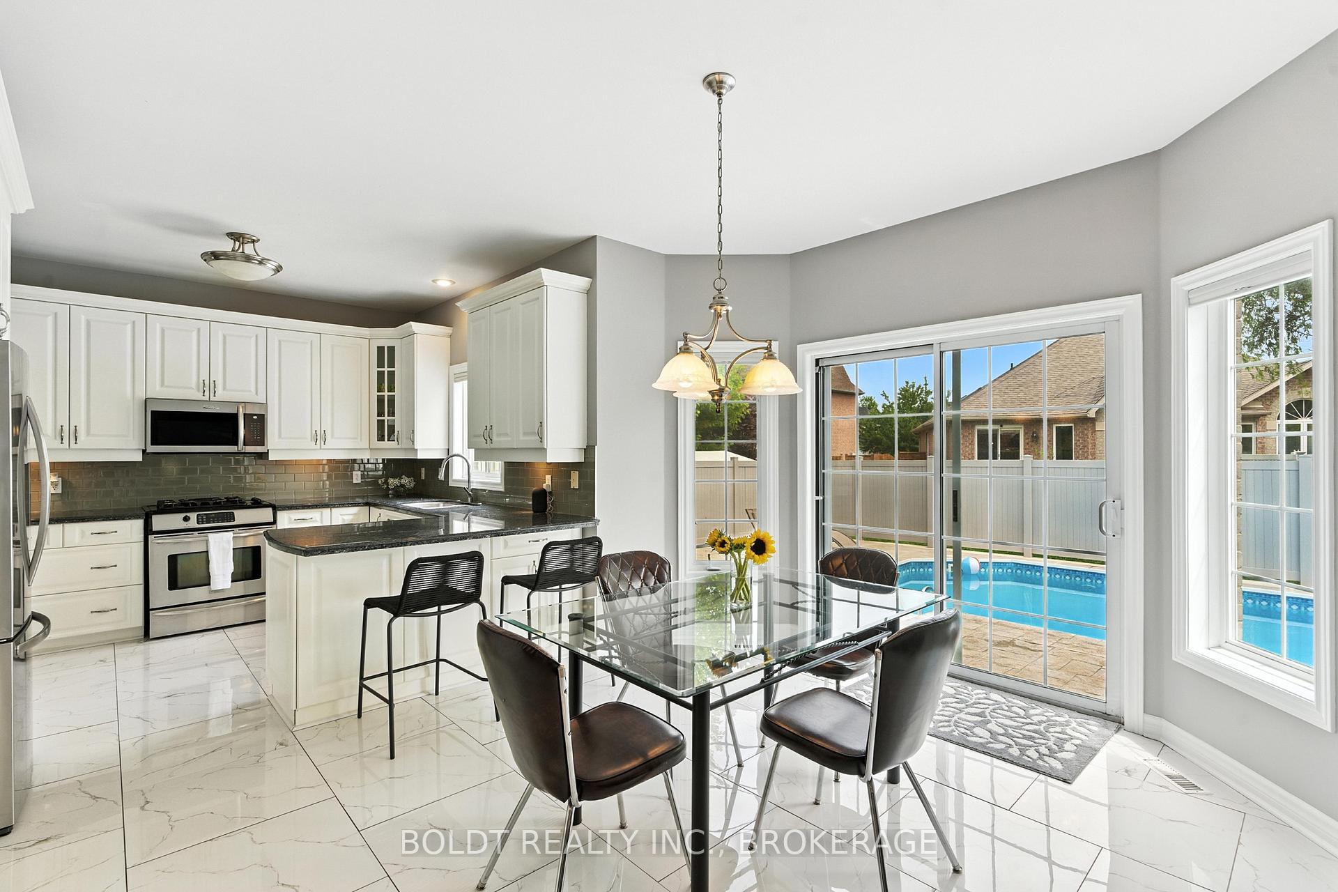 Photo 8 of 84 Vansickle Road, St. Catharines, Rykert/Vansickle — HOMEH