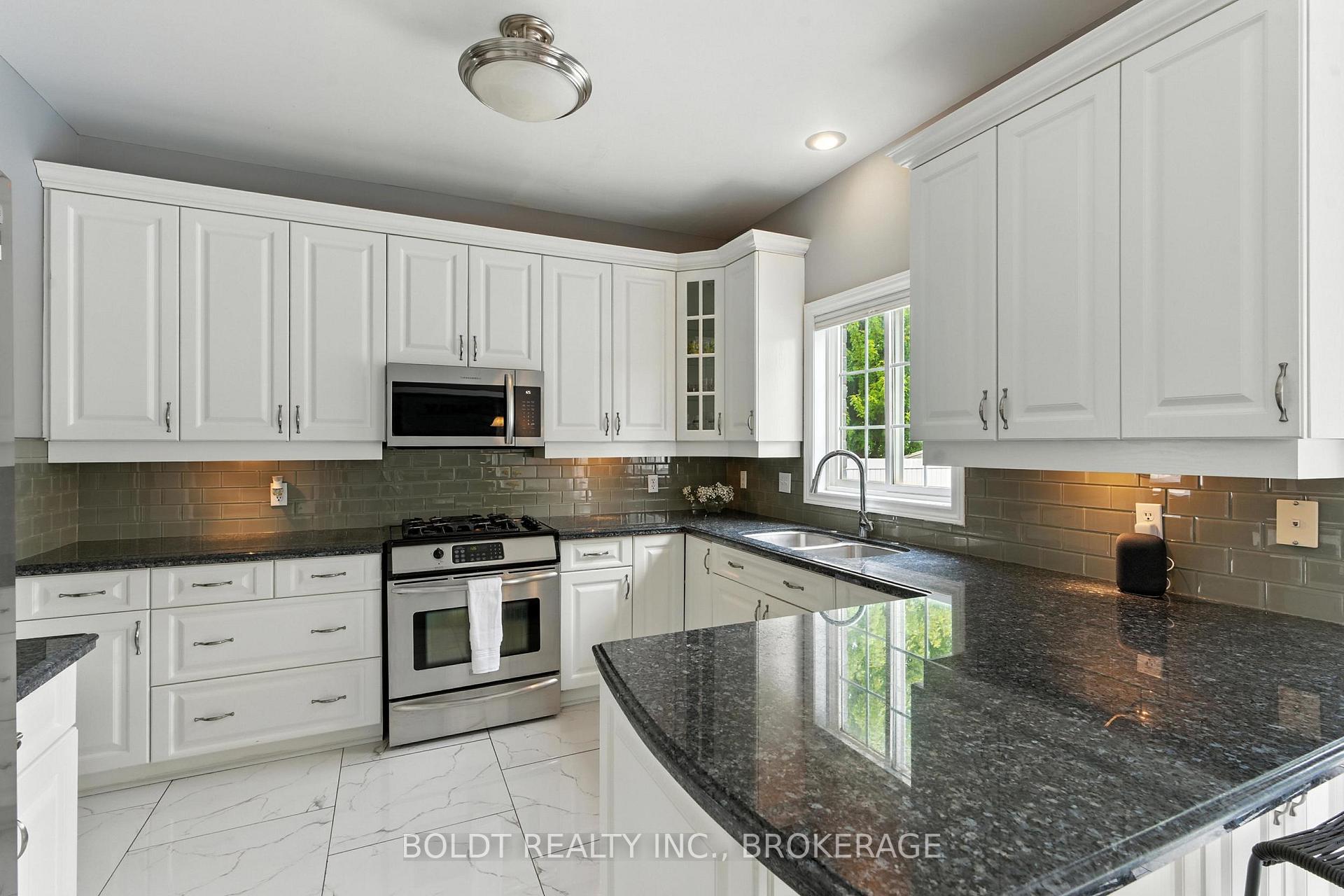 Photo 10 of 84 Vansickle Road, St. Catharines, Rykert/Vansickle — HOMEH