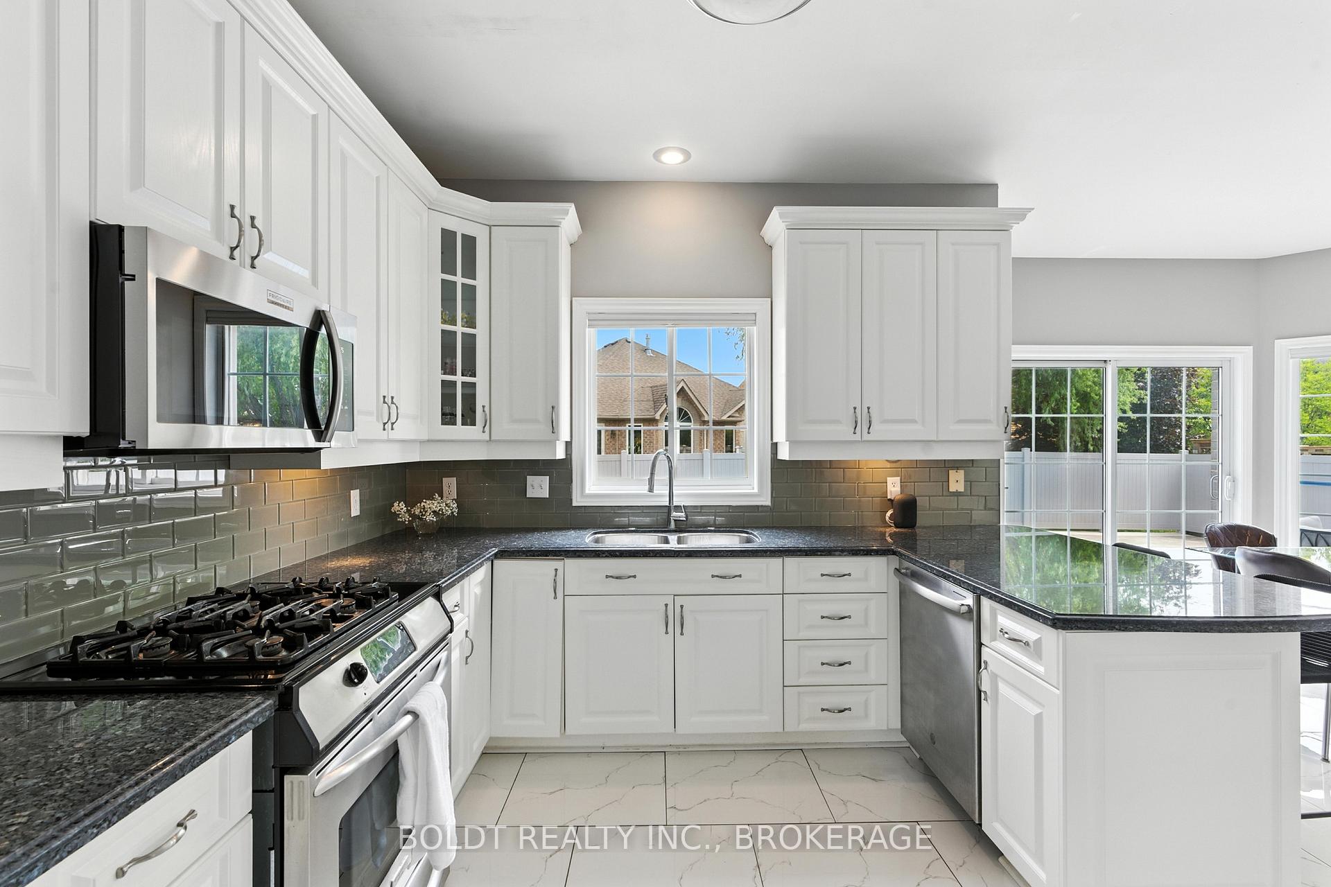 Photo 11 of 84 Vansickle Road, St. Catharines, Rykert/Vansickle — HOMEH
