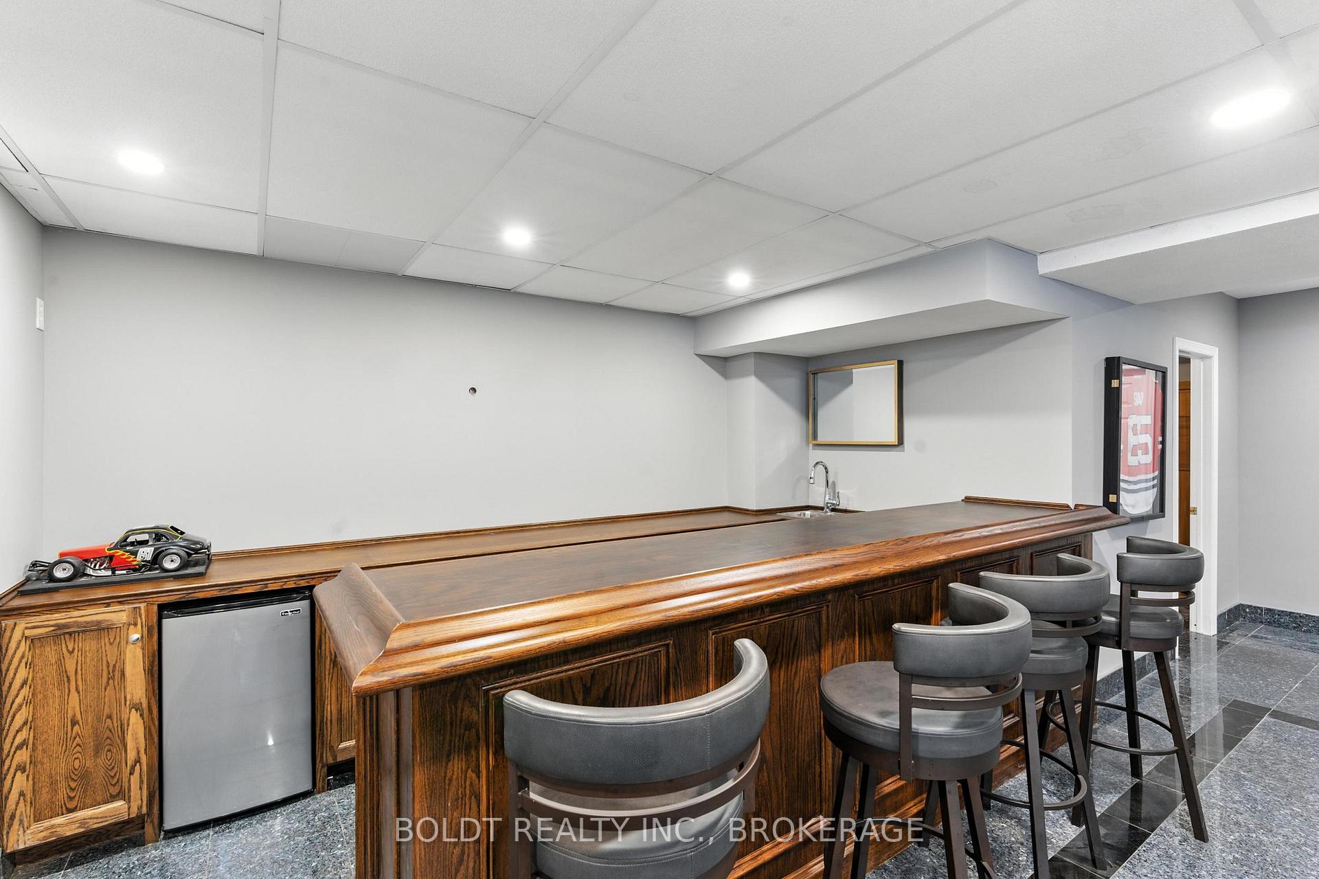Photo 32 of 84 Vansickle Road, St. Catharines, Rykert/Vansickle — HOMEH