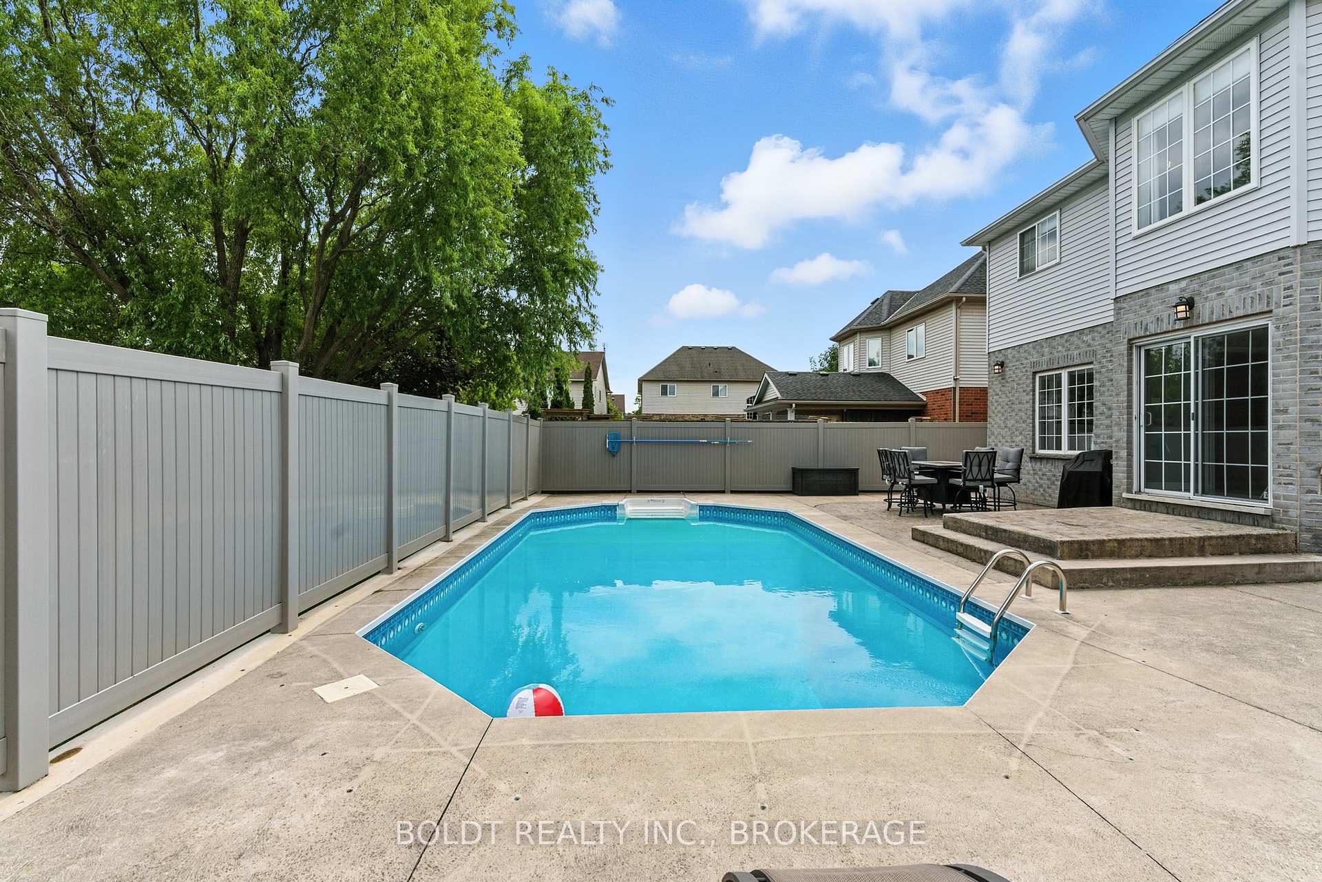 Photo 39 of 84 Vansickle Road, St. Catharines, Rykert/Vansickle — HOMEH