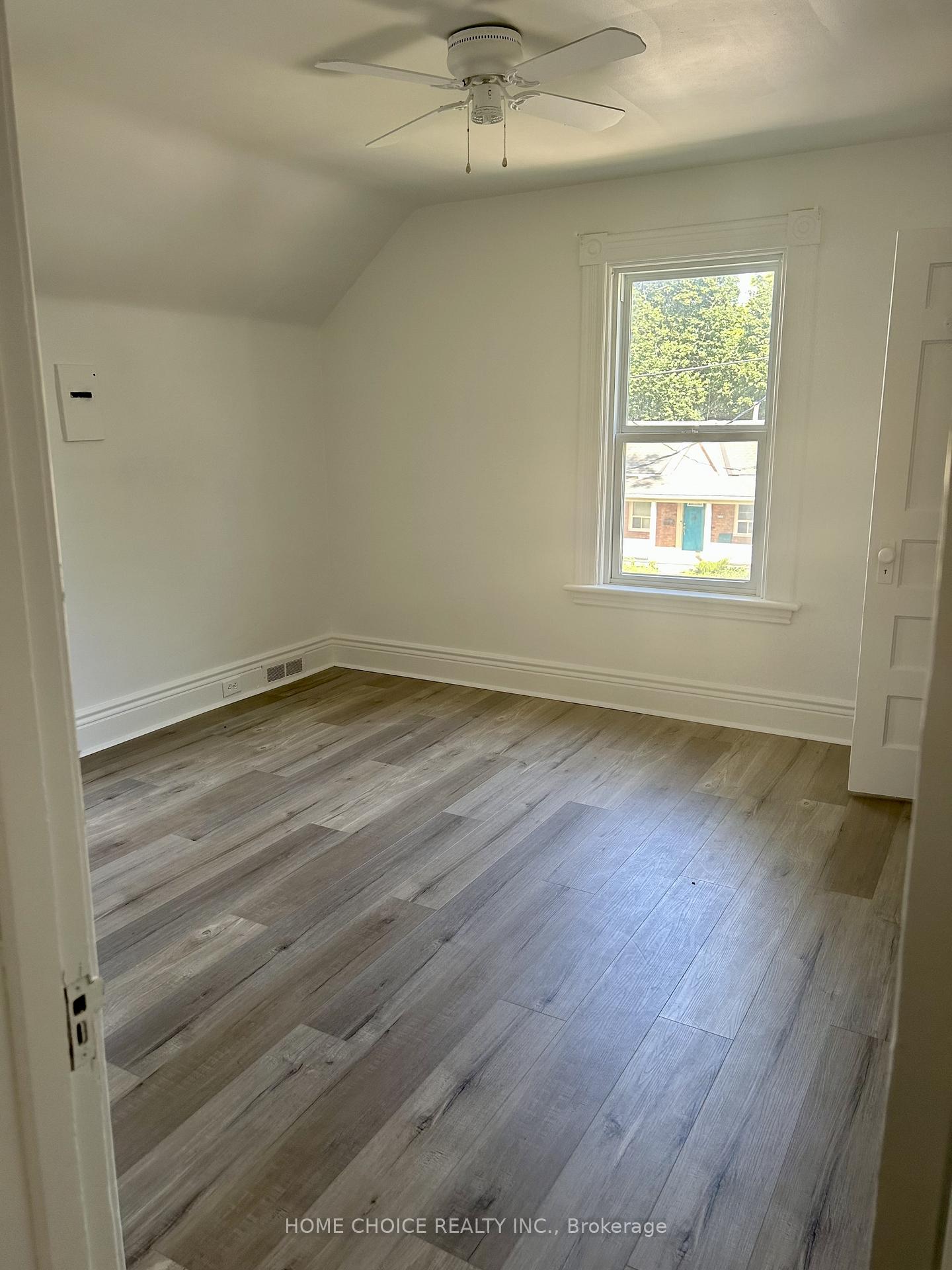 Photo 5 of Unit 2, 82 Maple Street, St. Catharines, Downtown — HOMEH