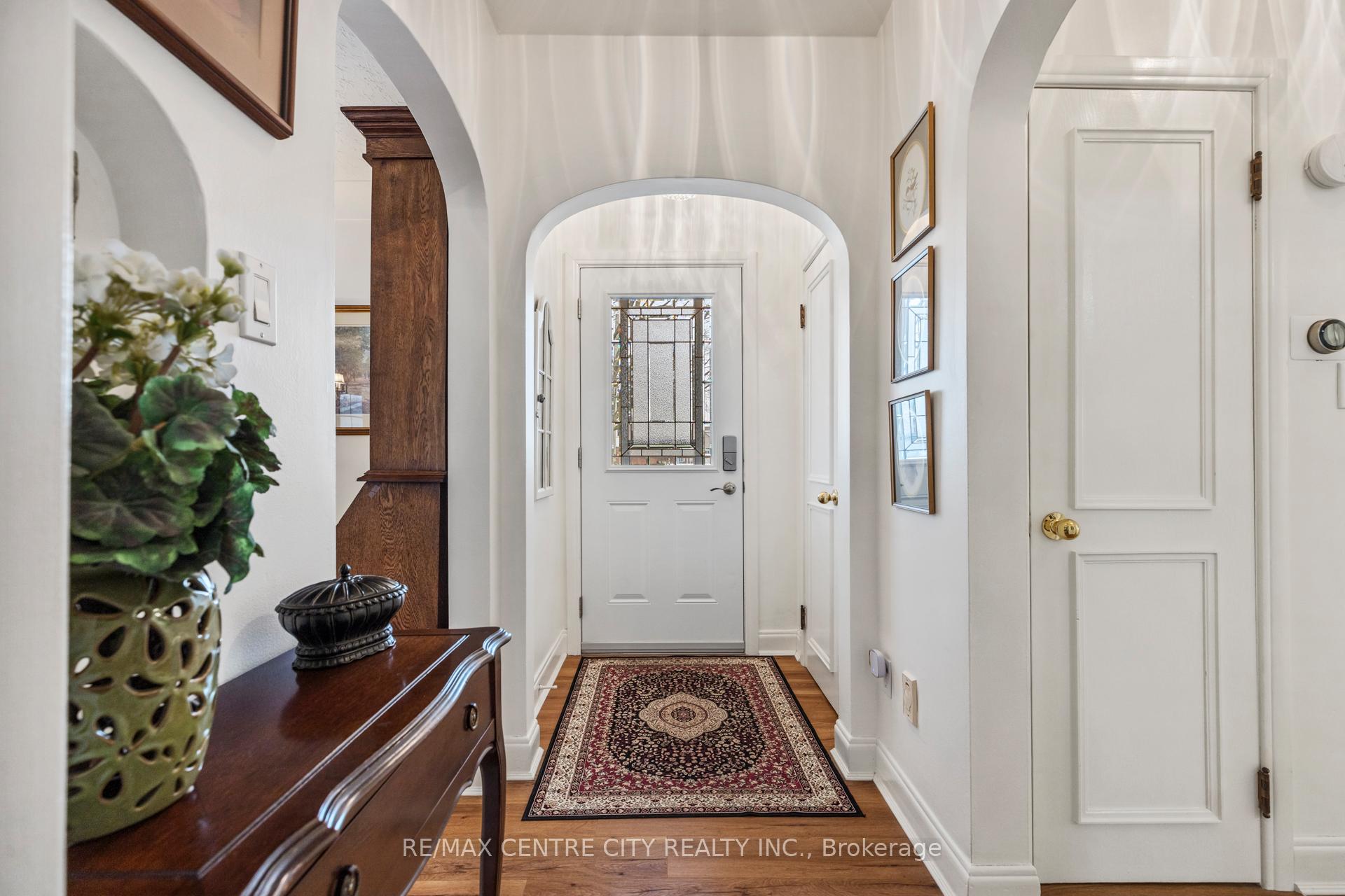 Photo 5 of 32 Dieppe Drive, St. Thomas — HOMEH