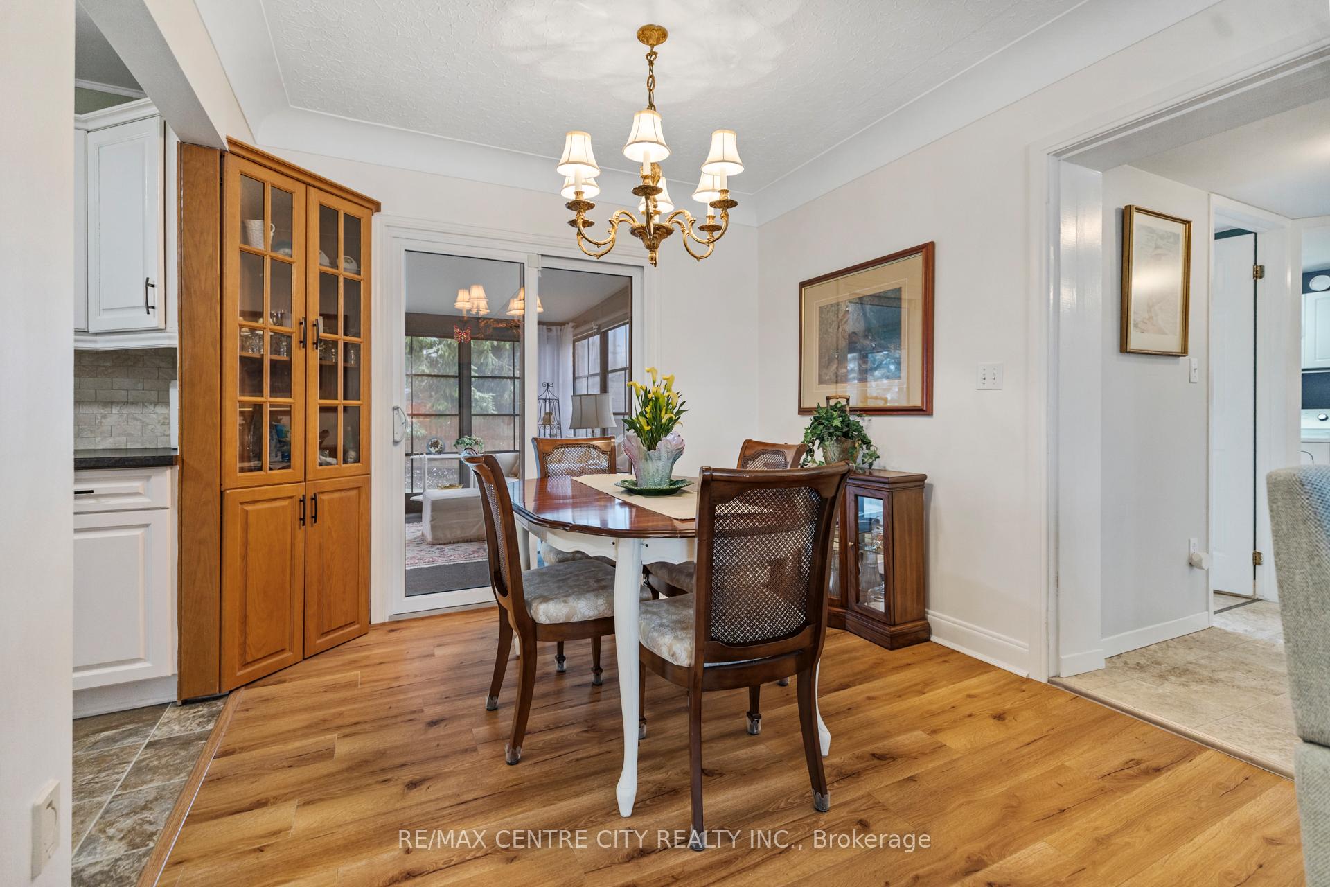 Photo 8 of 32 Dieppe Drive, St. Thomas — HOMEH