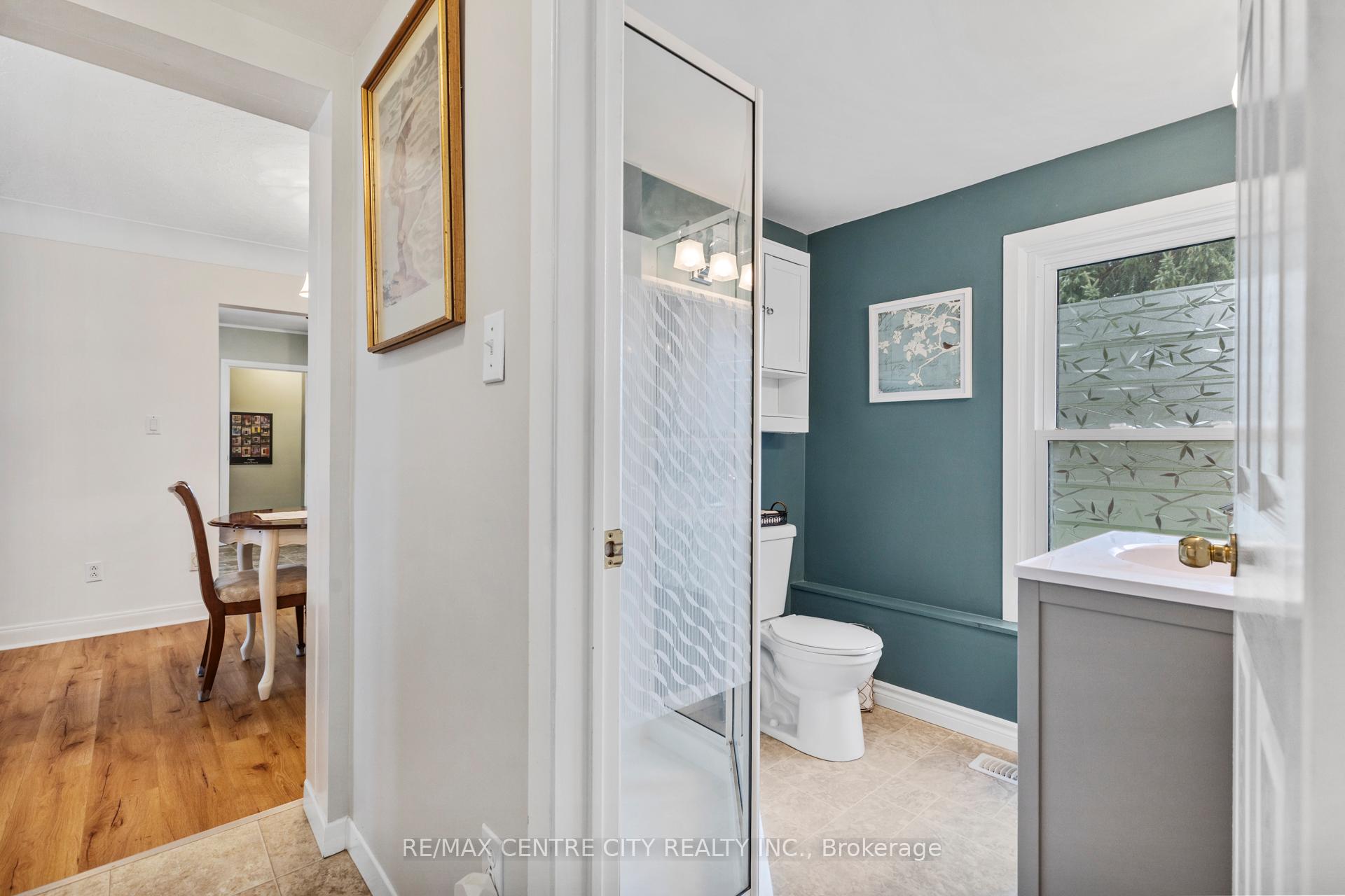 Photo 16 of 32 Dieppe Drive, St. Thomas — HOMEH
