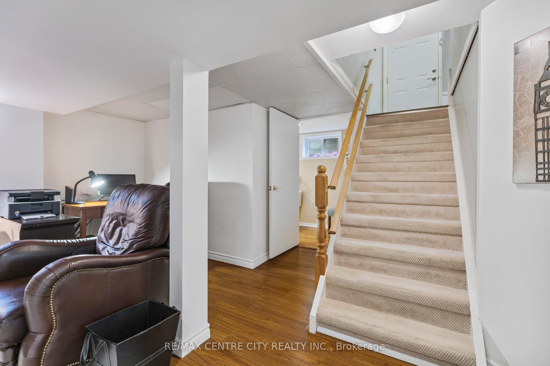 Photo 19 of 32 Dieppe Drive, St. Thomas — HOMEH