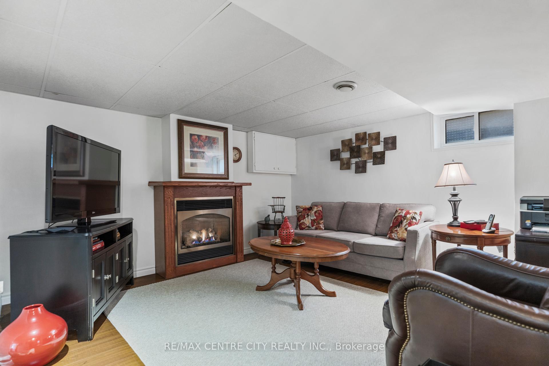 Photo 21 of 32 Dieppe Drive, St. Thomas — HOMEH