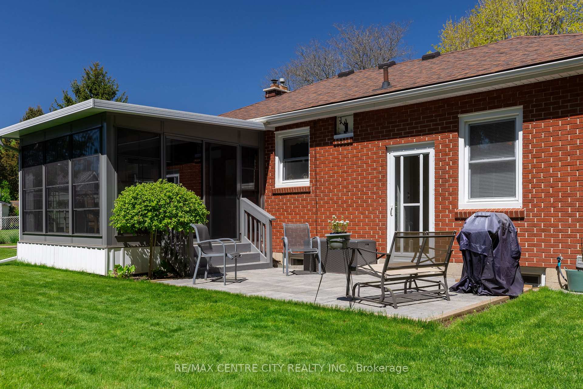 Photo 25 of 32 Dieppe Drive, St. Thomas — HOMEH
