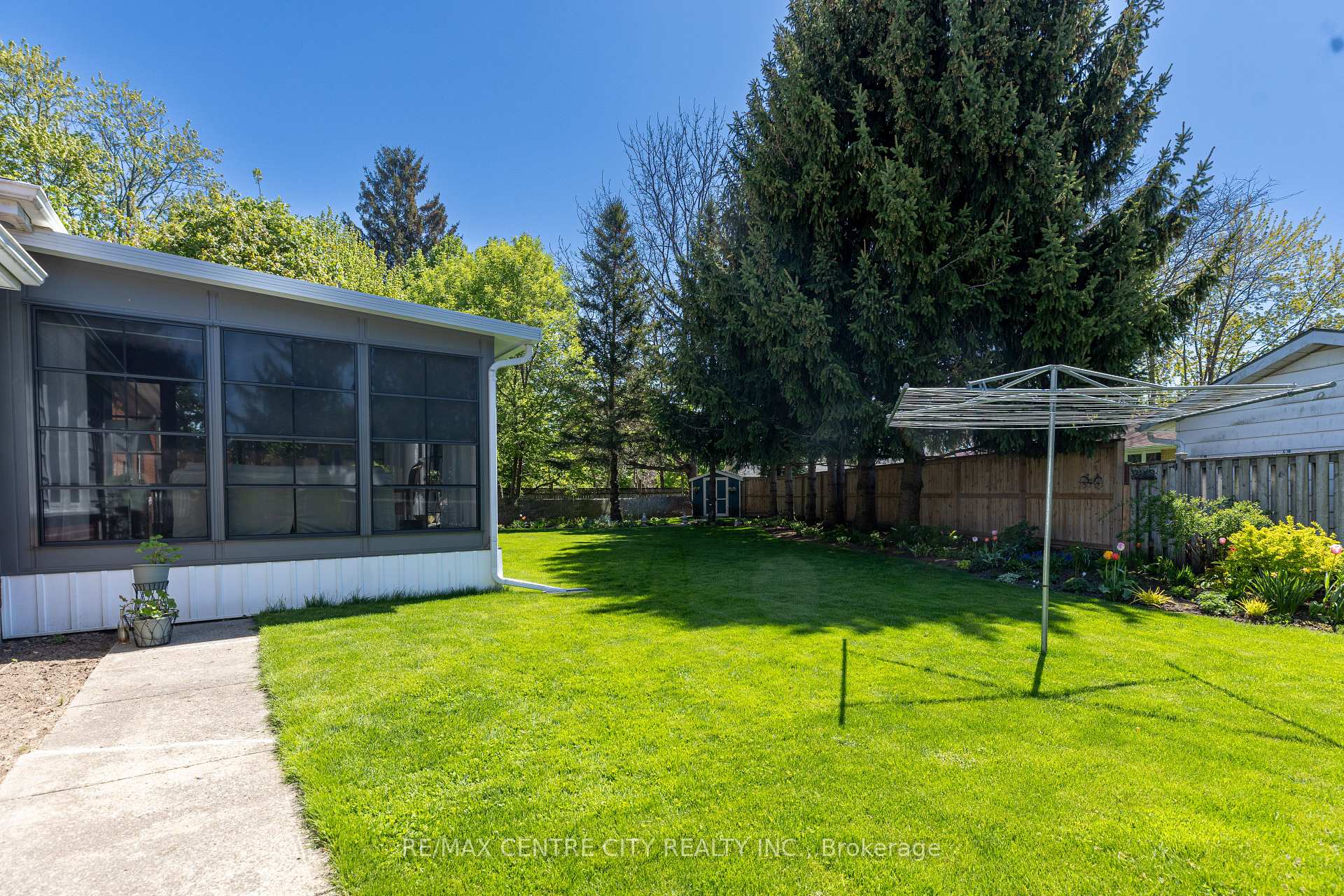 Photo 27 of 32 Dieppe Drive, St. Thomas — HOMEH