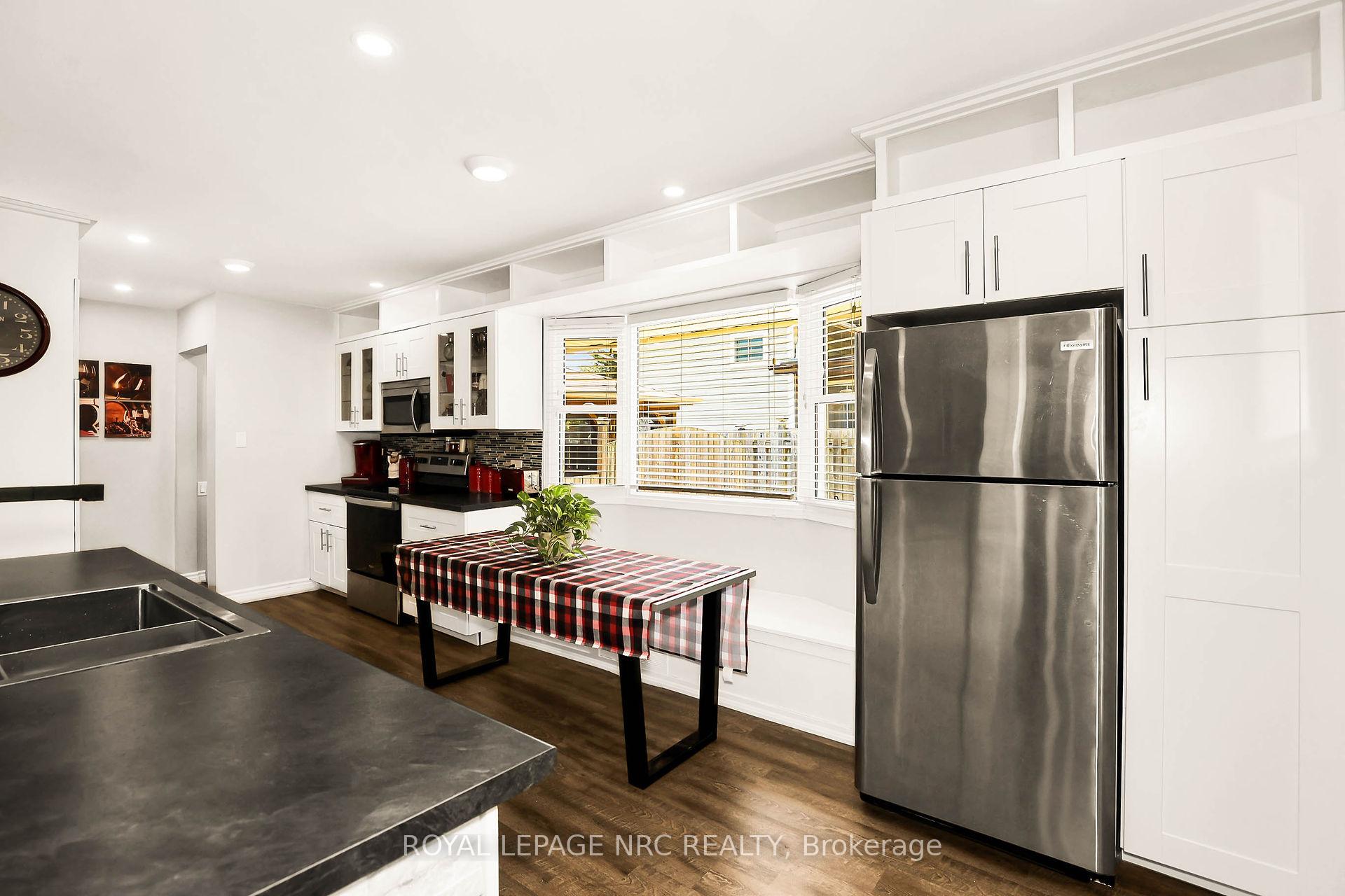 Photo 9 of 44 Densgrove Drive, St. Catharines, Vine/Linwell — HOMEH