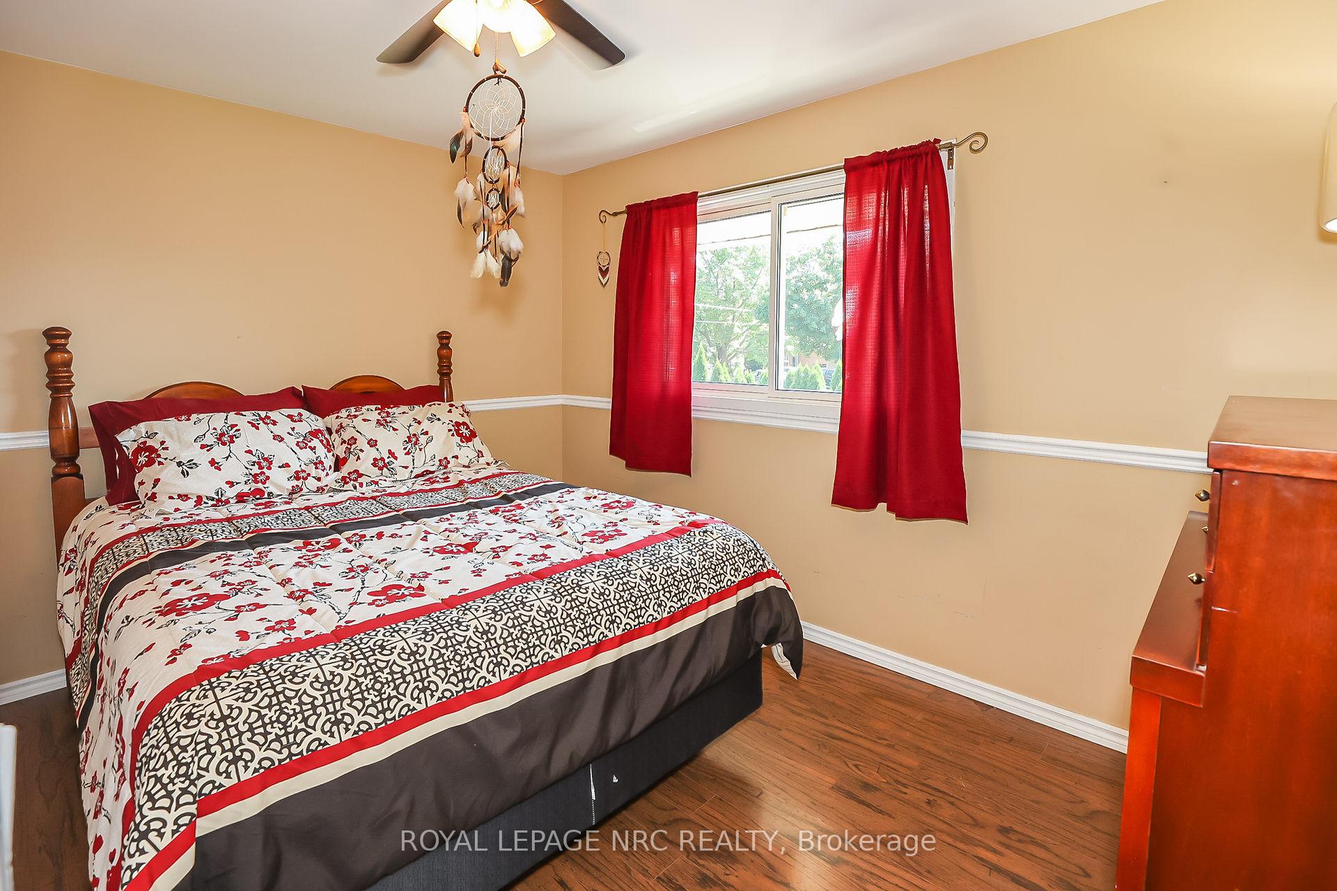 Photo 16 of 44 Densgrove Drive, St. Catharines, Vine/Linwell — HOMEH